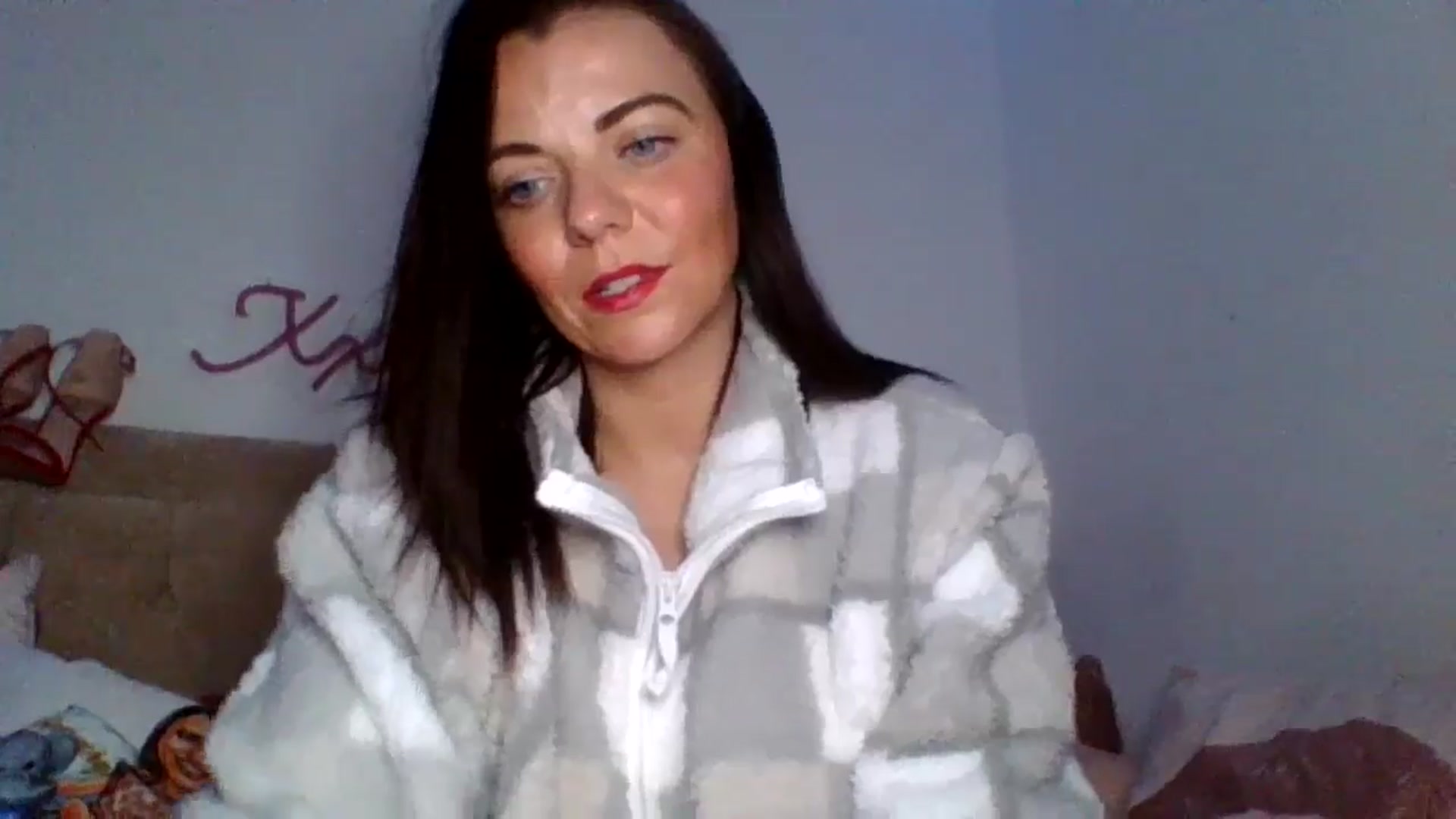Gallery image thumbnail from innocentSamx's myfreecams stream on, 01/08/2025, 15:21 image 15 of 20