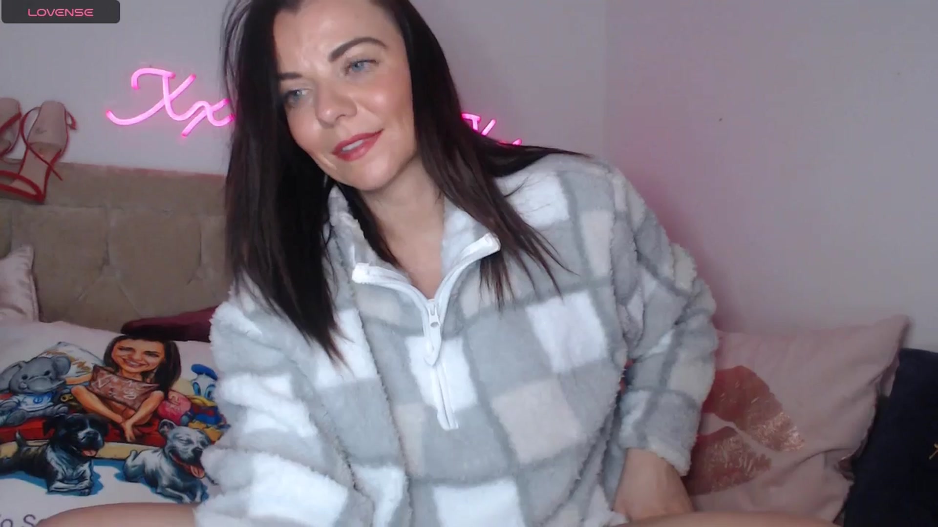 Gallery image thumbnail from innocentSamx's myfreecams stream on, 01/08/2025, 15:21 image 20 of 20
