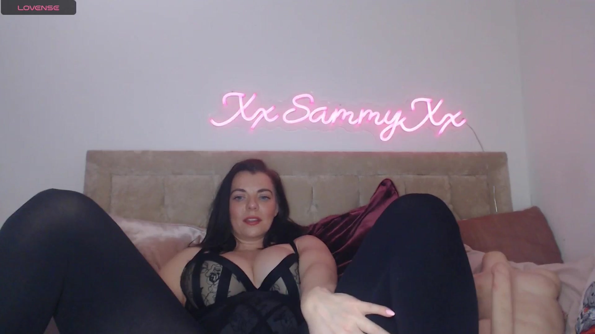 Gallery image thumbnail from innocentSamx's myfreecams stream on, 01/09/2025, 23:10 image 13 of 20