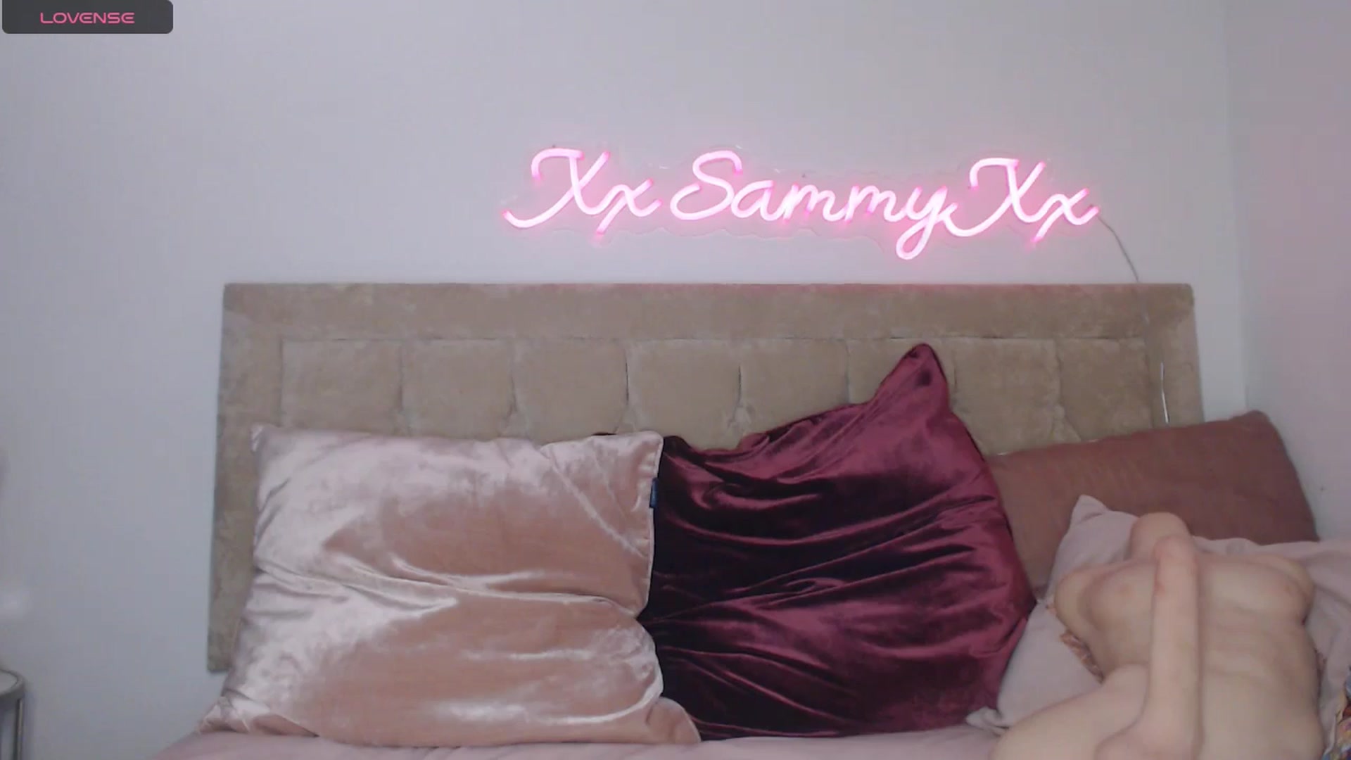 Gallery image thumbnail from innocentSamx's myfreecams stream on, 01/09/2025, 23:10 image 19 of 20