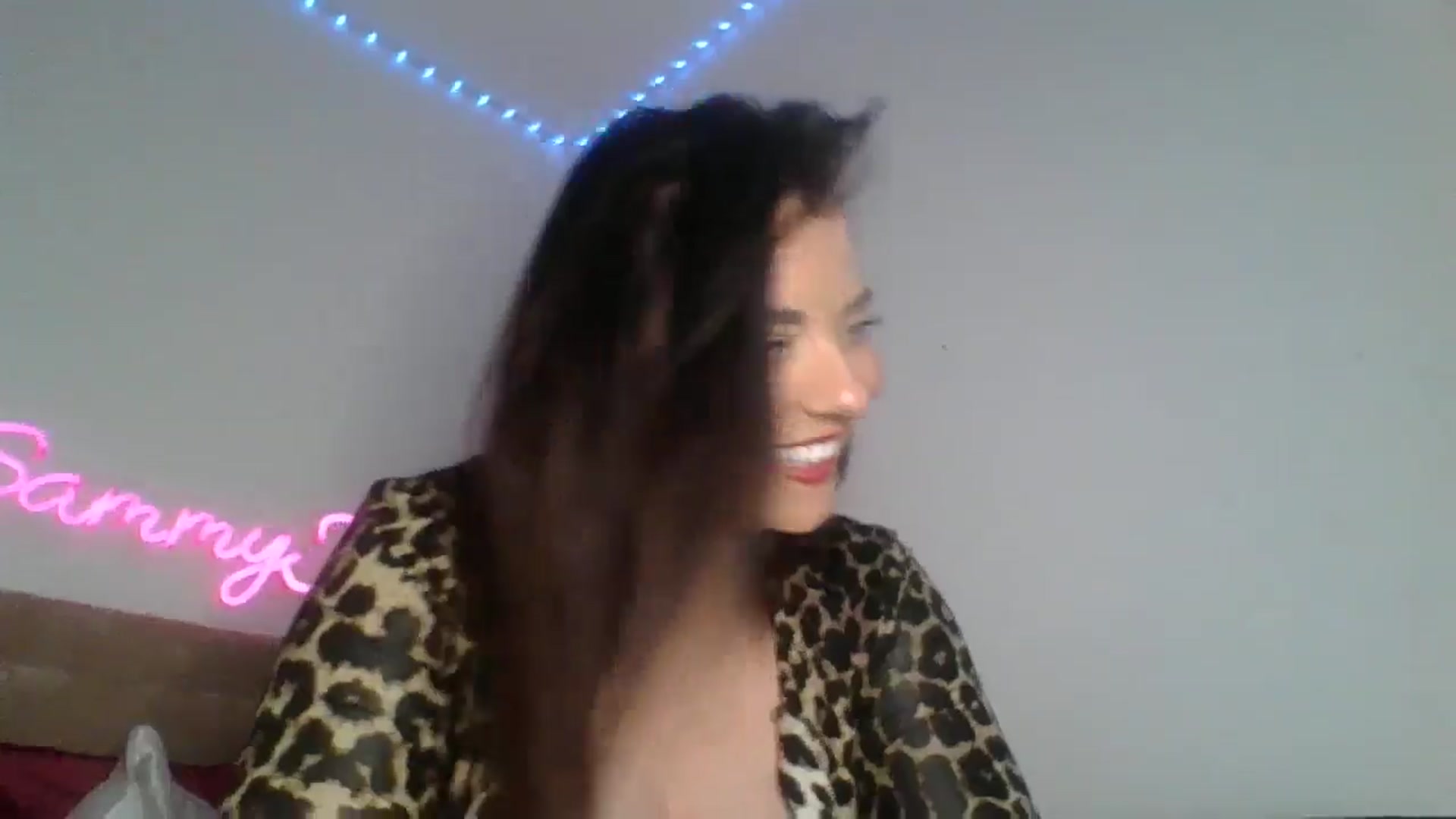 Gallery image thumbnail from innocentSamx's myfreecams stream on, 01/16/2025, 14:34 image 14 of 20
