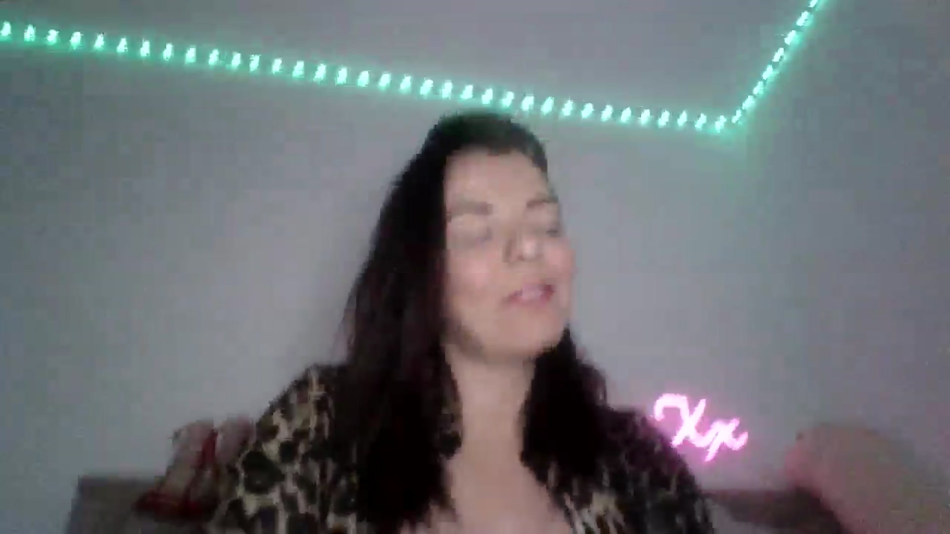 Gallery image thumbnail from innocentSamx's myfreecams stream on, 01/16/2025, 16:10 image 20 of 20