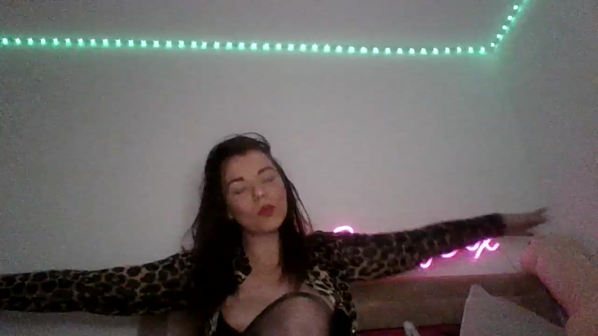 Gallery image thumbnail from innocentSamx's myfreecams stream on, 01/16/2025, 16:10 image 11 of 20