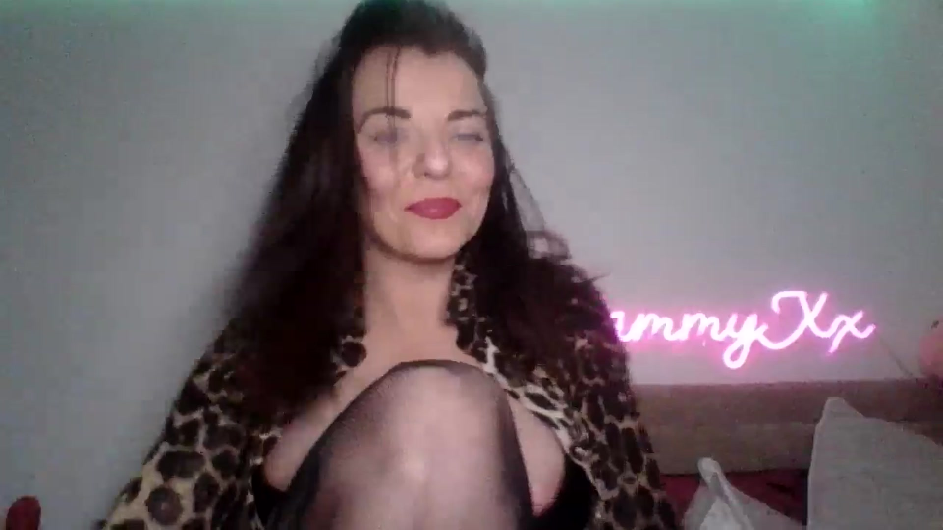 Gallery image thumbnail from innocentSamx's myfreecams stream on, 01/16/2025, 16:10 image 9 of 20