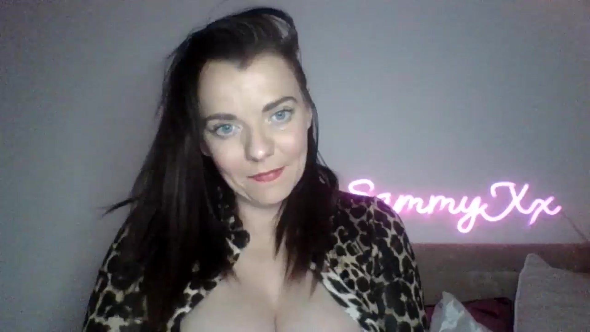 Gallery image thumbnail from innocentSamx's myfreecams stream on, 01/16/2025, 16:10 image 18 of 20