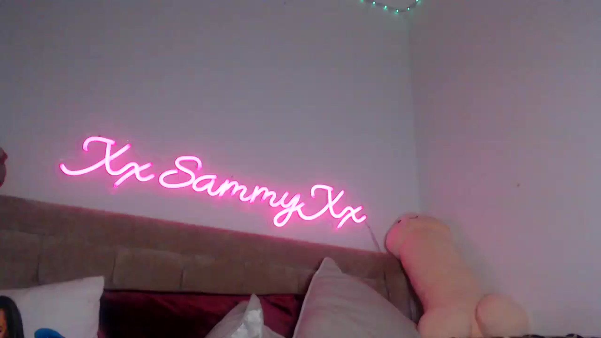 Gallery image thumbnail from innocentSamx's myfreecams stream on, 01/16/2025, 17:06 image 12 of 20