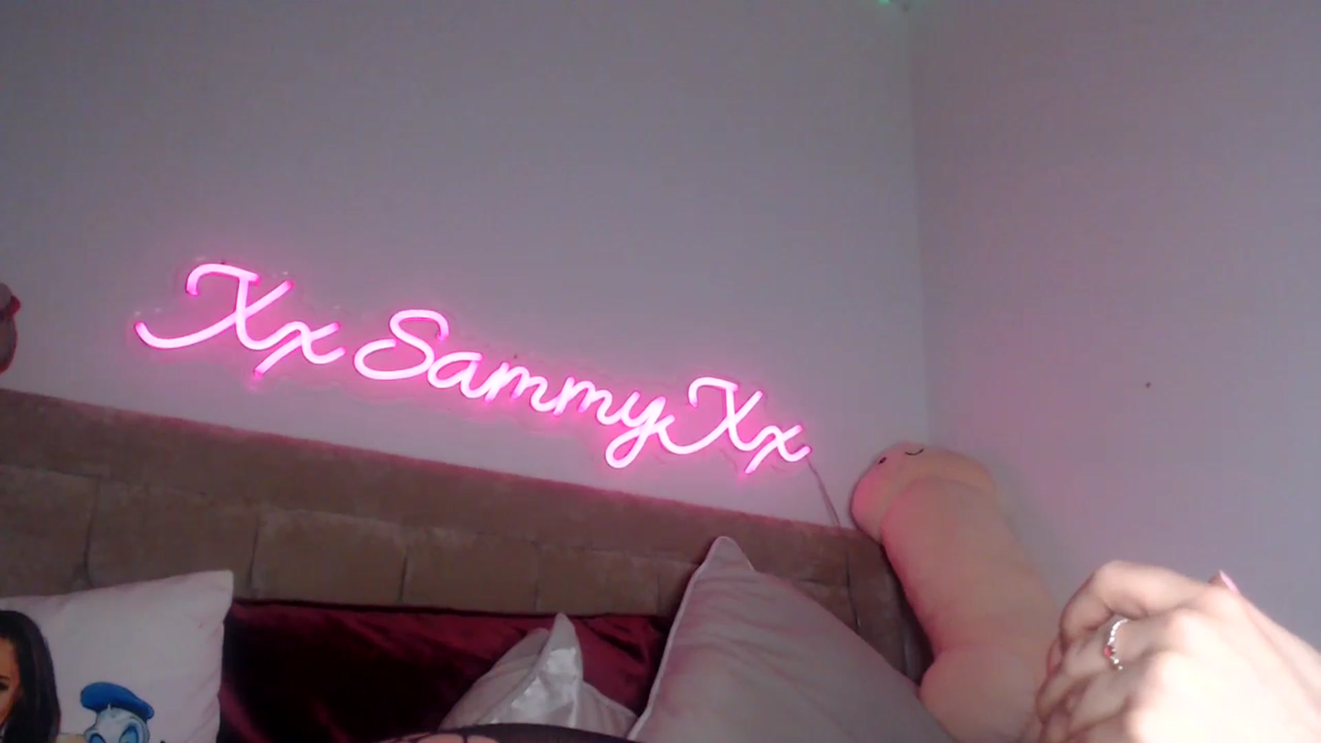 Gallery image thumbnail from innocentSamx's myfreecams stream on, 01/16/2025, 17:06 image 13 of 20