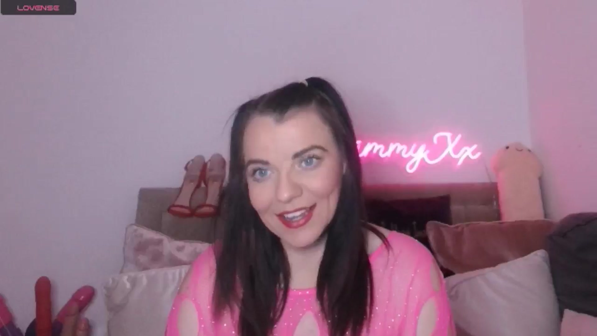Gallery image thumbnail from innocentSamx's myfreecams stream on, 01/19/2025, 13:22 image 6 of 20