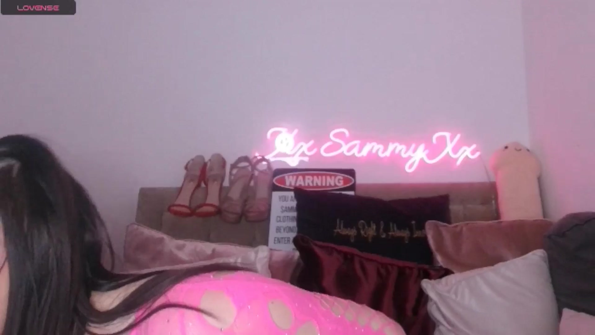 Gallery image thumbnail from innocentSamx's myfreecams stream on, 01/19/2025, 13:22 image 19 of 20