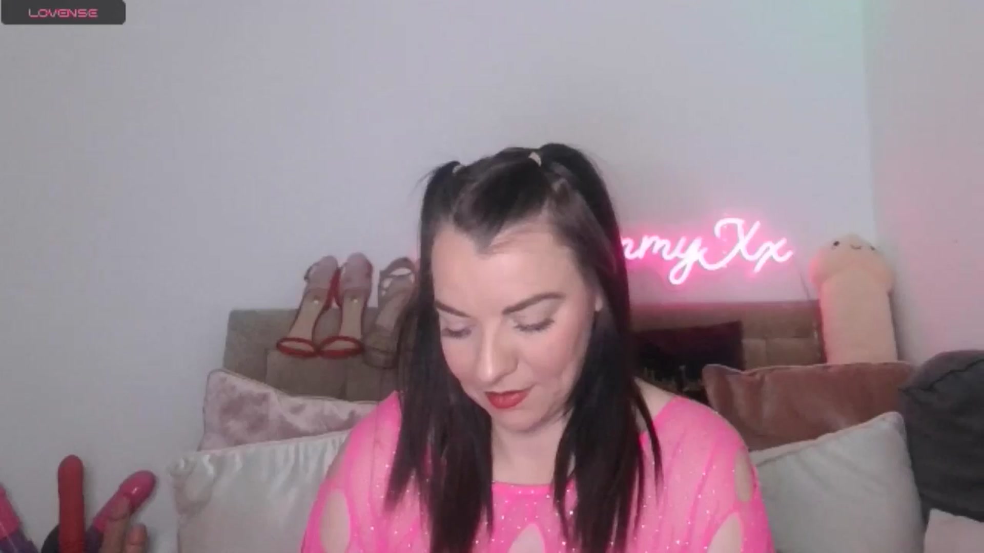 Gallery image thumbnail from innocentSamx's myfreecams stream on, 01/19/2025, 13:22 image 8 of 20