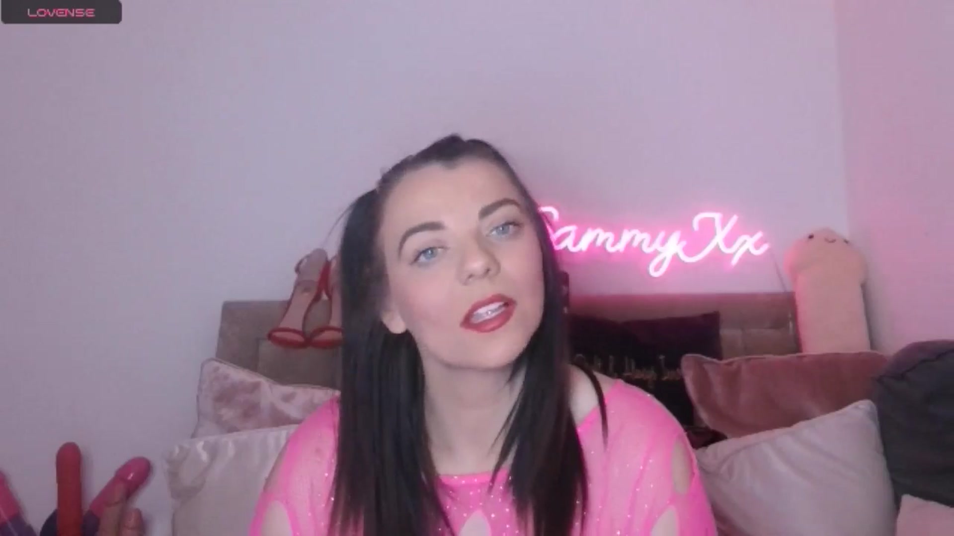 Gallery image thumbnail from innocentSamx's myfreecams stream on, 01/19/2025, 13:22 image 12 of 20