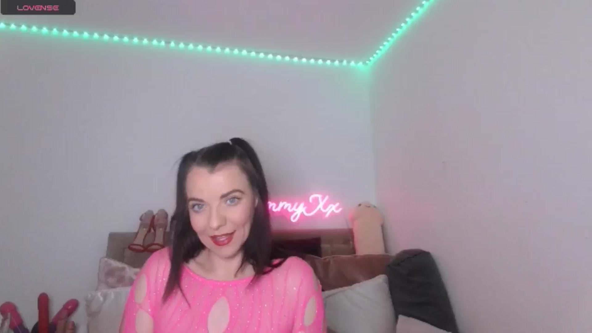 Gallery image thumbnail from innocentSamx's myfreecams stream on, 01/19/2025, 13:22 image 2 of 20