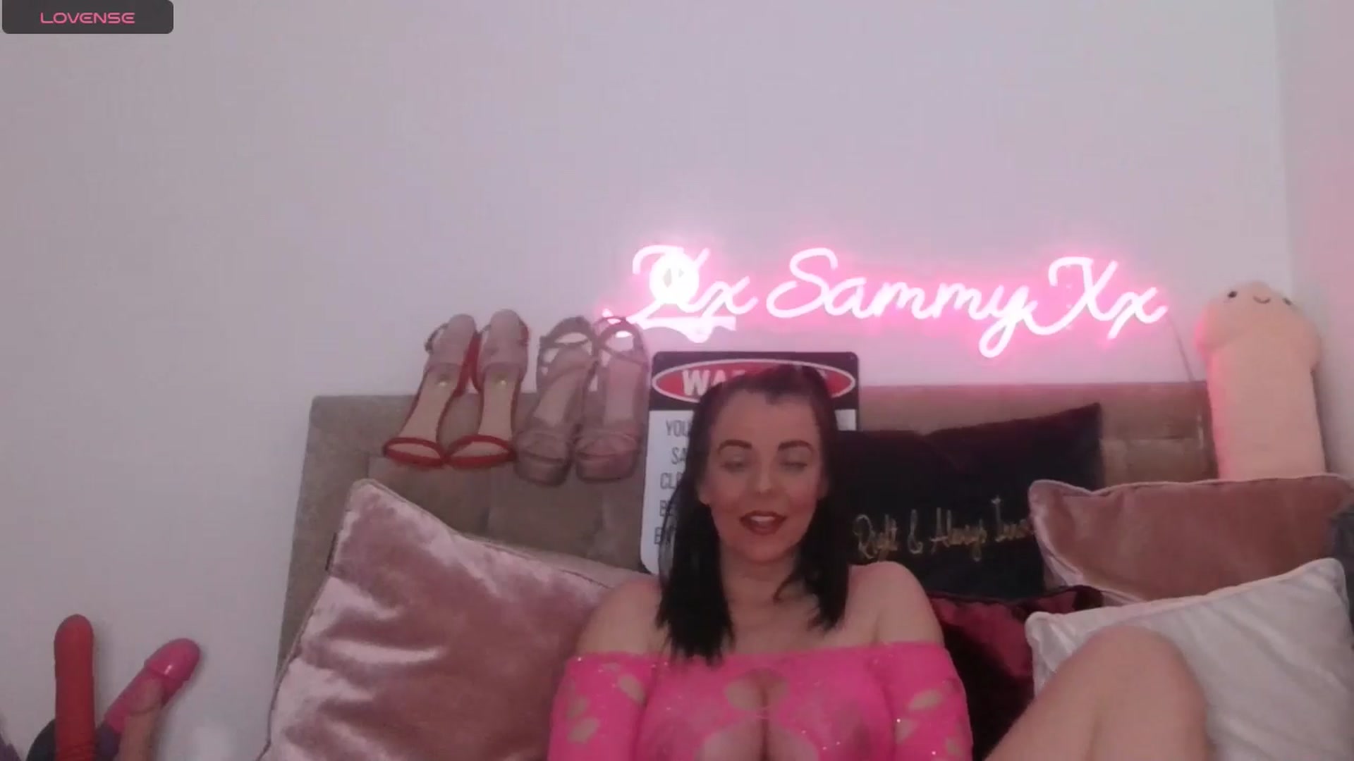 Gallery image thumbnail from innocentSamx's myfreecams stream on, 01/19/2025, 14:51 image 9 of 20