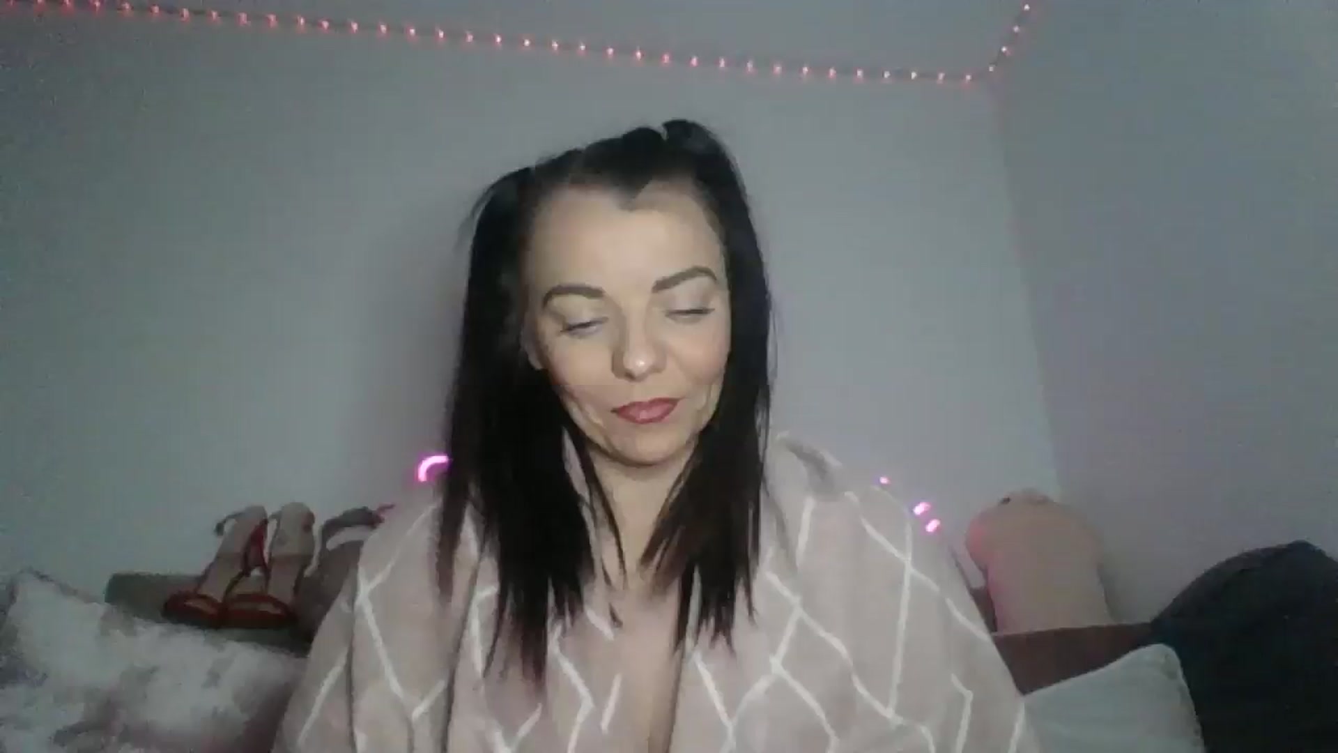 Gallery image thumbnail from innocentSamx's myfreecams stream on, 01/19/2025, 15:42 image 8 of 20