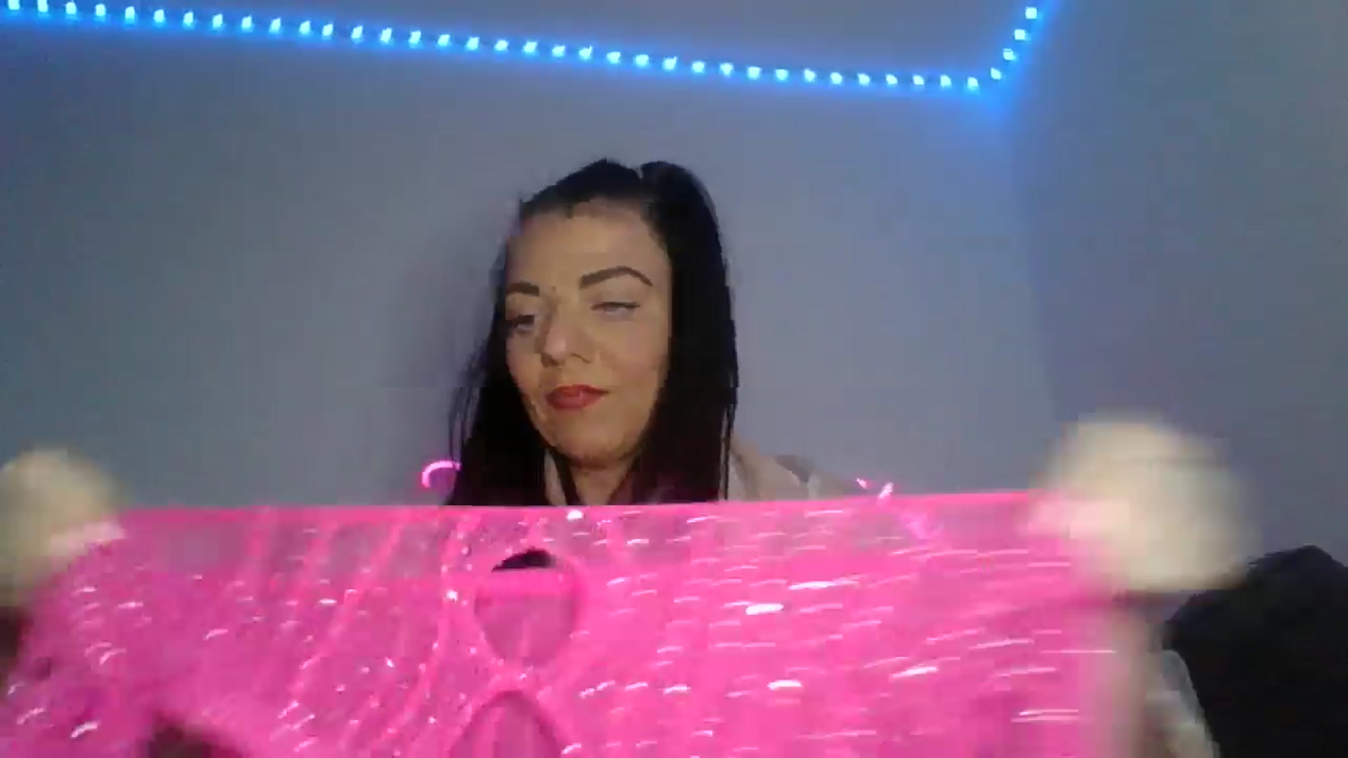 Gallery image thumbnail from innocentSamx's myfreecams stream on, 01/19/2025, 15:42 image 9 of 20