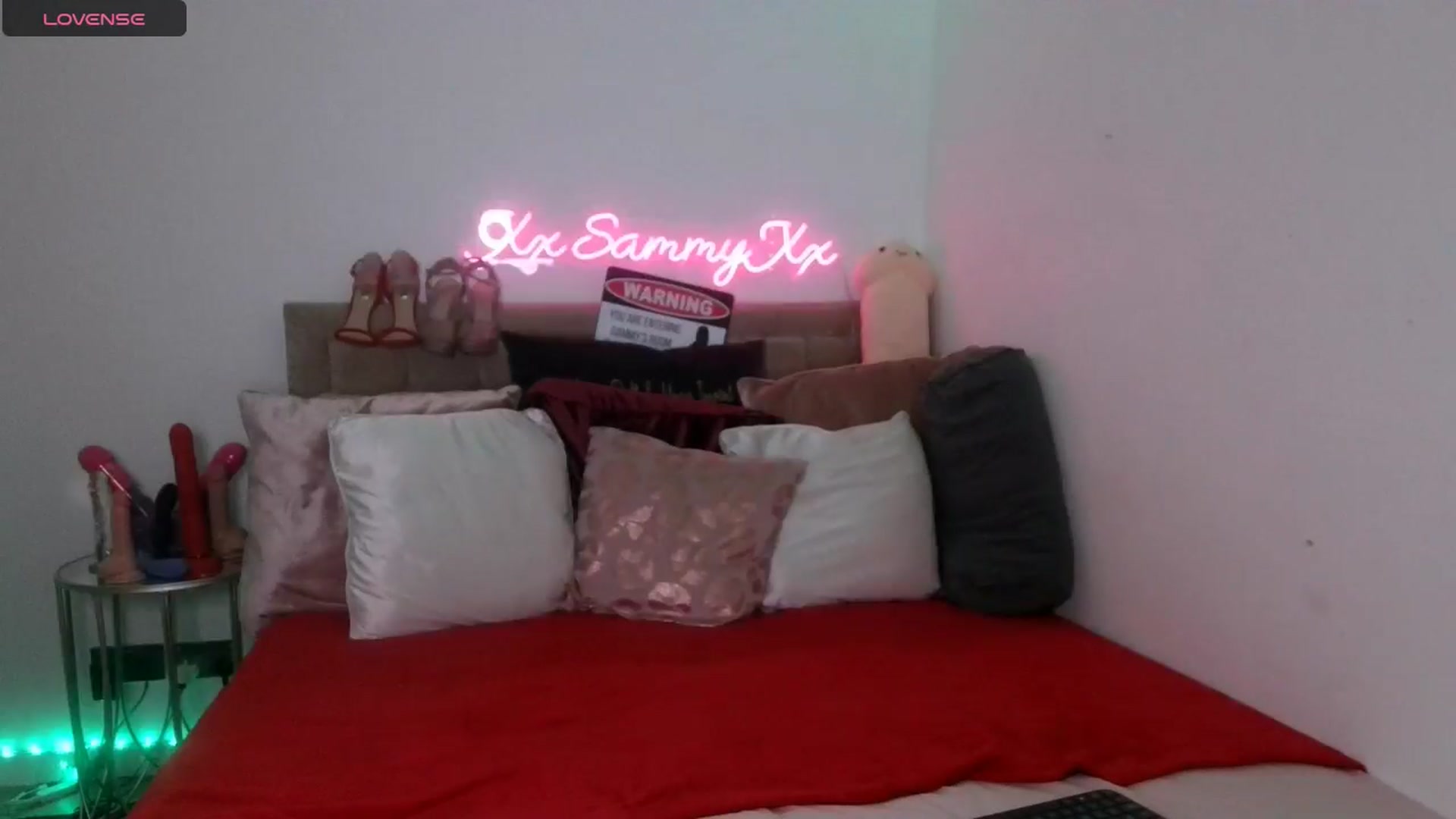 Gallery image thumbnail from innocentSamx's myfreecams stream on, 01/21/2025, 14:24 image 13 of 20