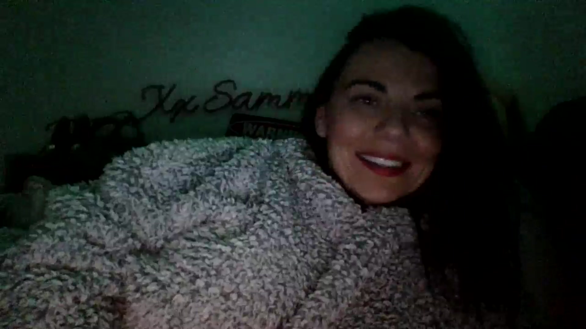 Gallery image thumbnail from innocentSamx's myfreecams stream on, 01/21/2025, 21:16 image 10 of 20