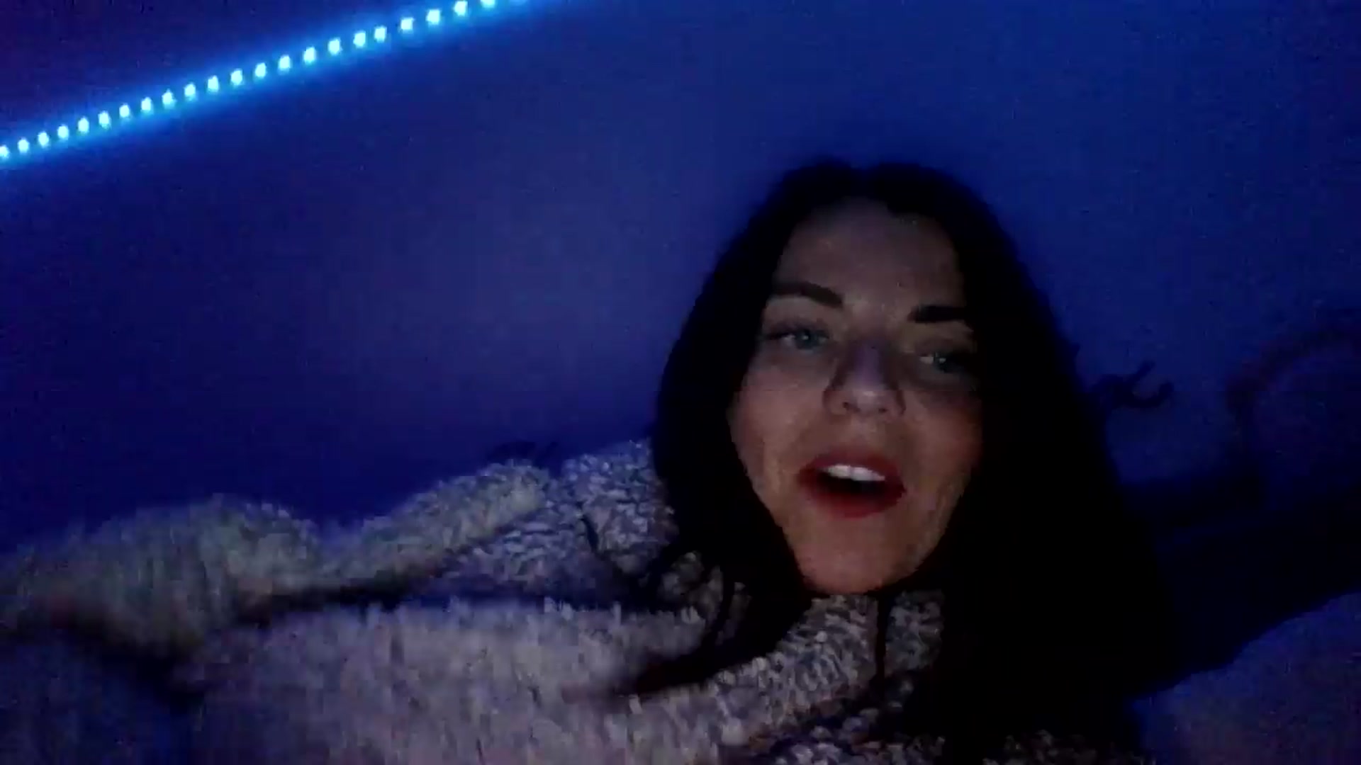 Gallery image thumbnail from innocentSamx's myfreecams stream on, 01/21/2025, 21:16 image 4 of 20