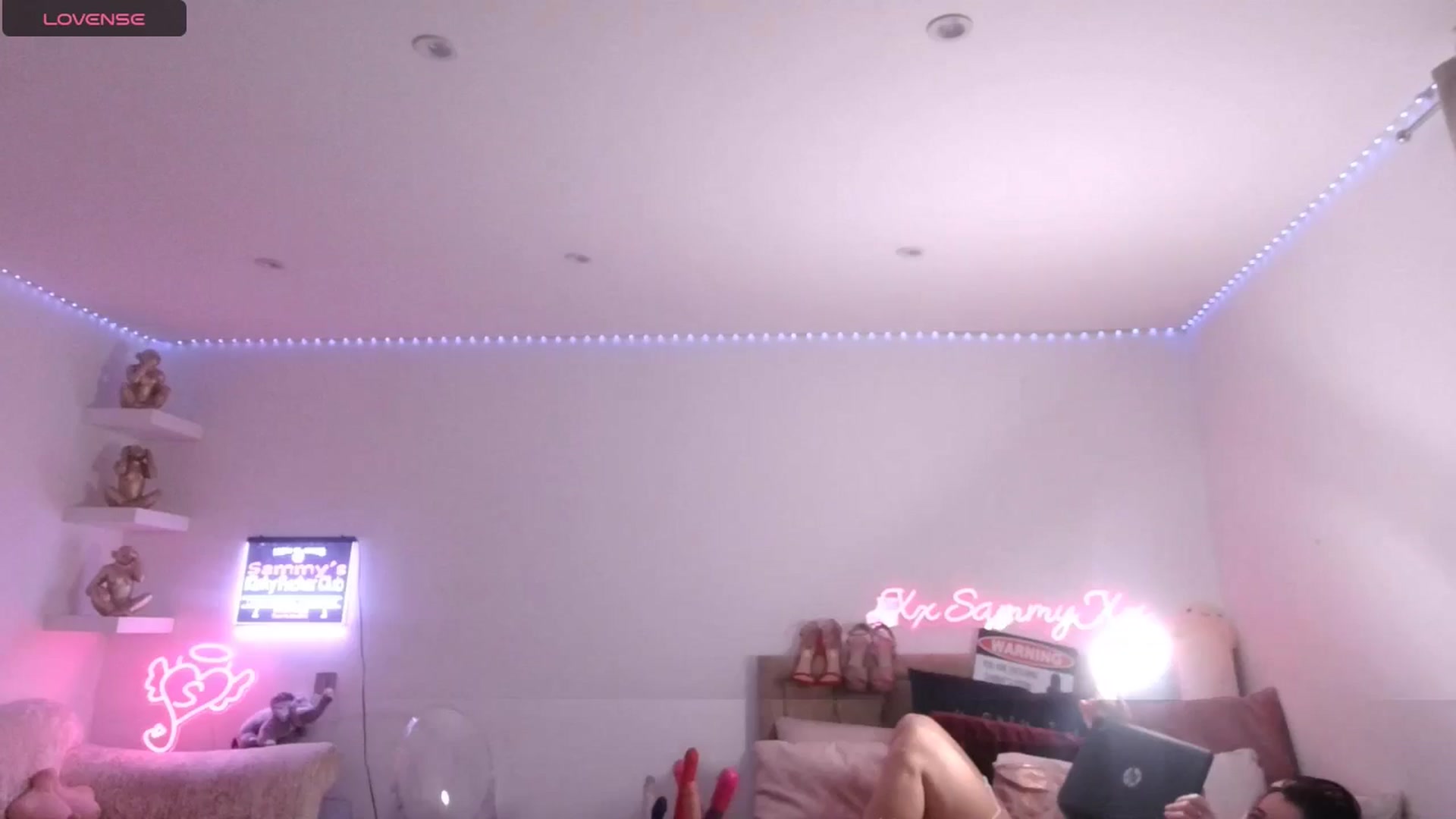 Gallery image thumbnail from innocentSamx's myfreecams stream on, 01/23/2025, 15:08 image 14 of 20
