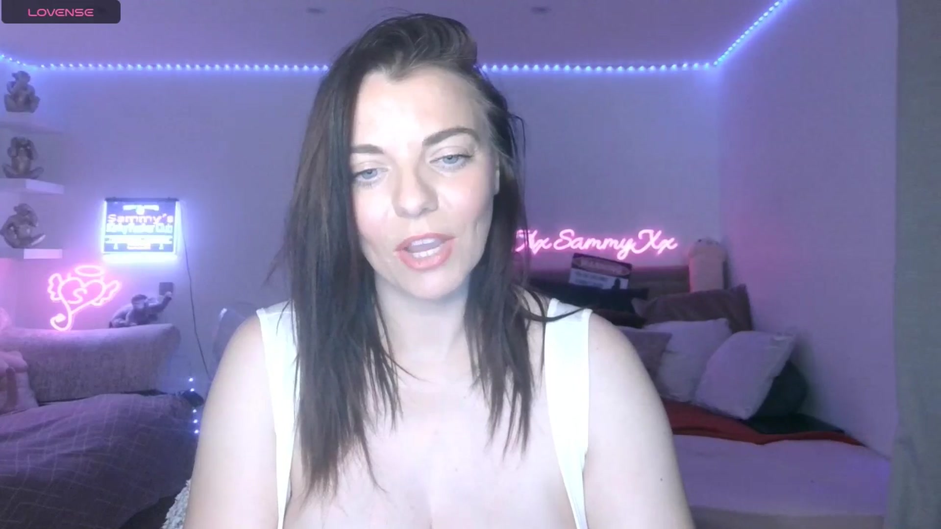 Gallery image thumbnail from innocentSamx's myfreecams stream on, 01/23/2025, 16:18 image 15 of 20