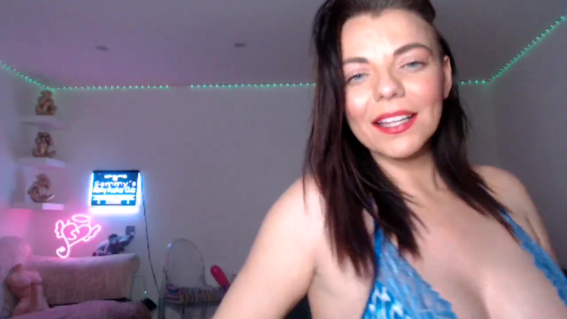 Gallery image thumbnail from innocentSamx's myfreecams stream on, 01/24/2025, 16:43 image 10 of 20