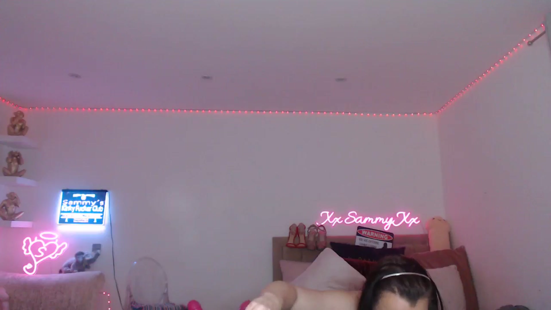 Gallery image thumbnail from innocentSamx's myfreecams stream on, 01/25/2025, 16:37 image 15 of 20