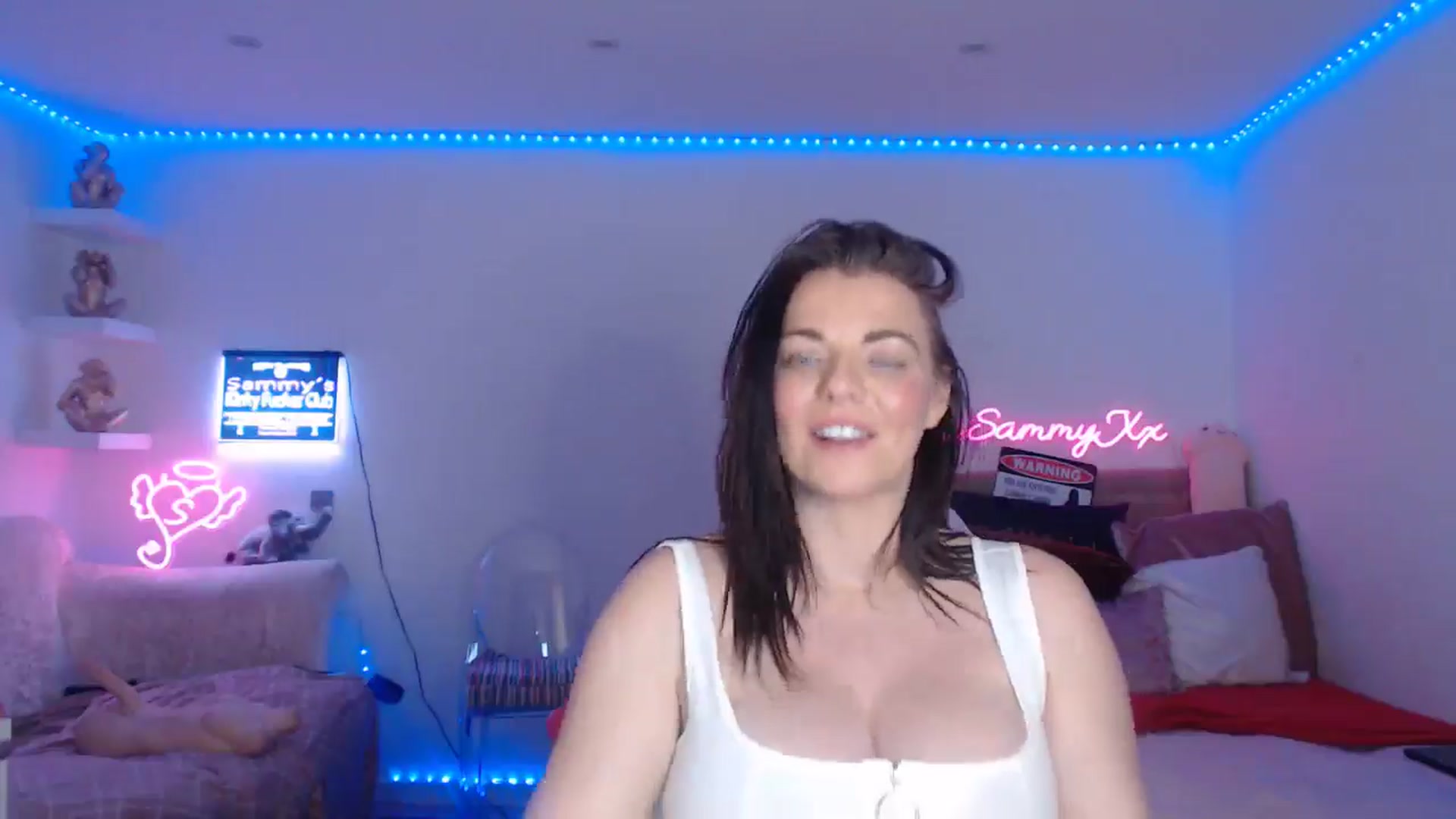 Gallery image thumbnail from innocentSamx's myfreecams stream on, 01/25/2025, 20:24 image 8 of 20