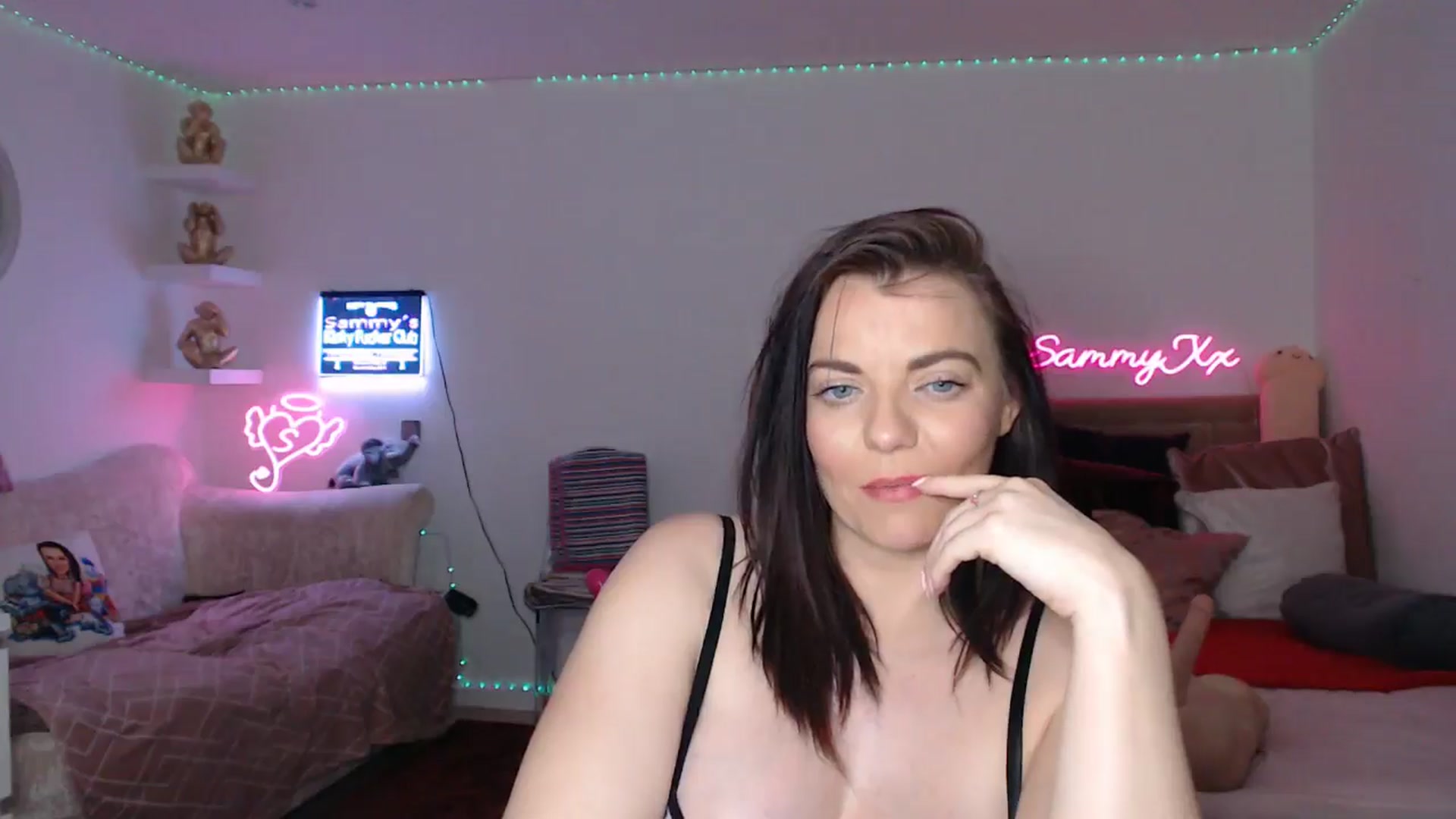 Gallery image thumbnail from innocentSamx's myfreecams stream on, 02/01/2025, 18:10 image 12 of 20