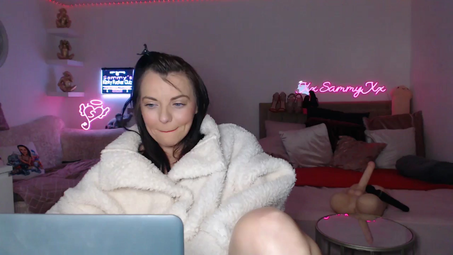 Gallery image thumbnail from innocentSamx's myfreecams stream on, 02/02/2025, 17:31 image 7 of 20