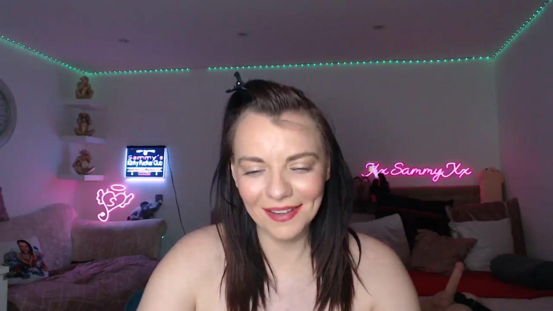 Gallery image thumbnail from innocentSamx's myfreecams stream on, 02/02/2025, 17:47 image 15 of 20