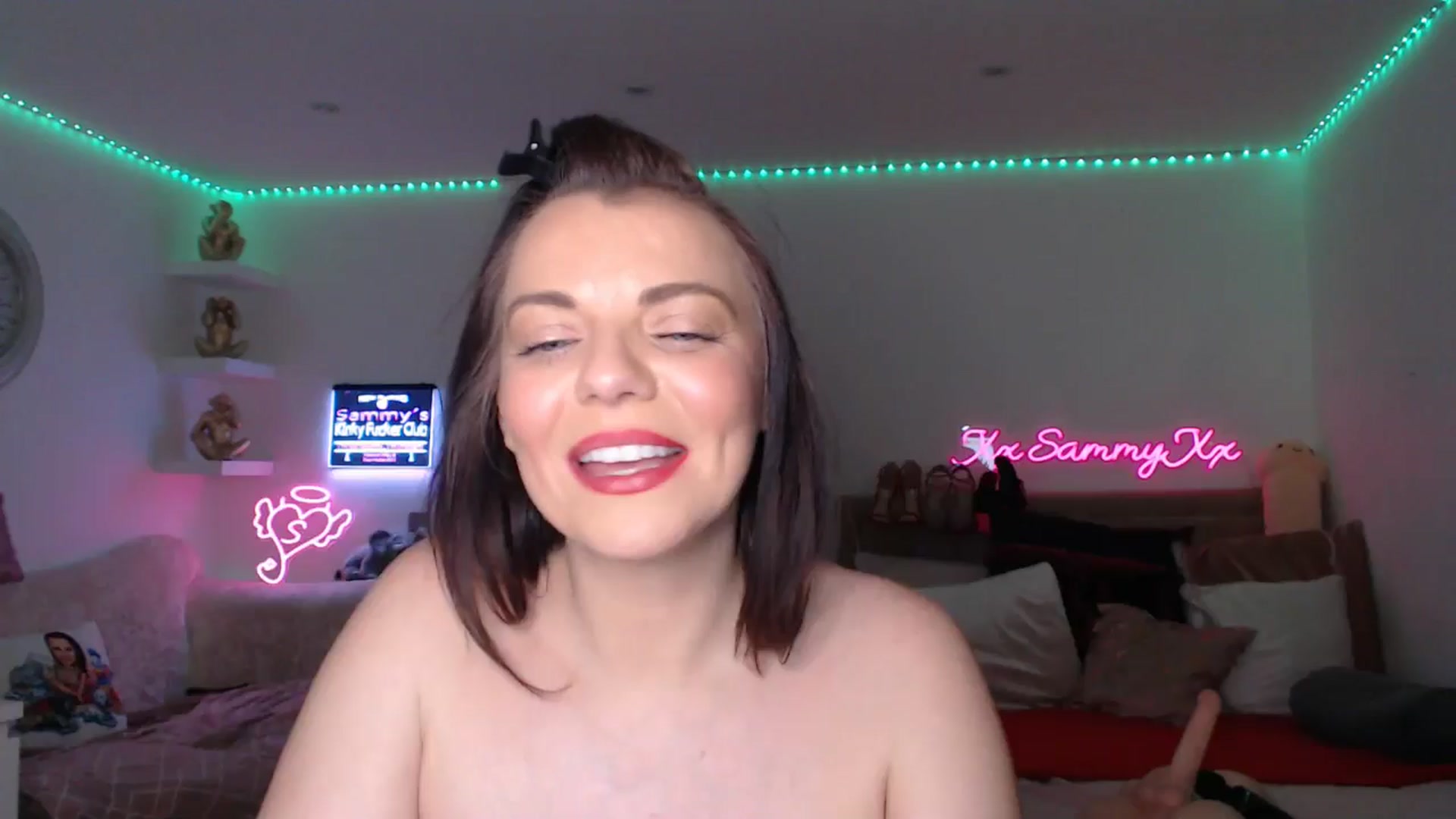 Gallery image thumbnail from innocentSamx's myfreecams stream on, 02/02/2025, 17:47 image 1 of 20