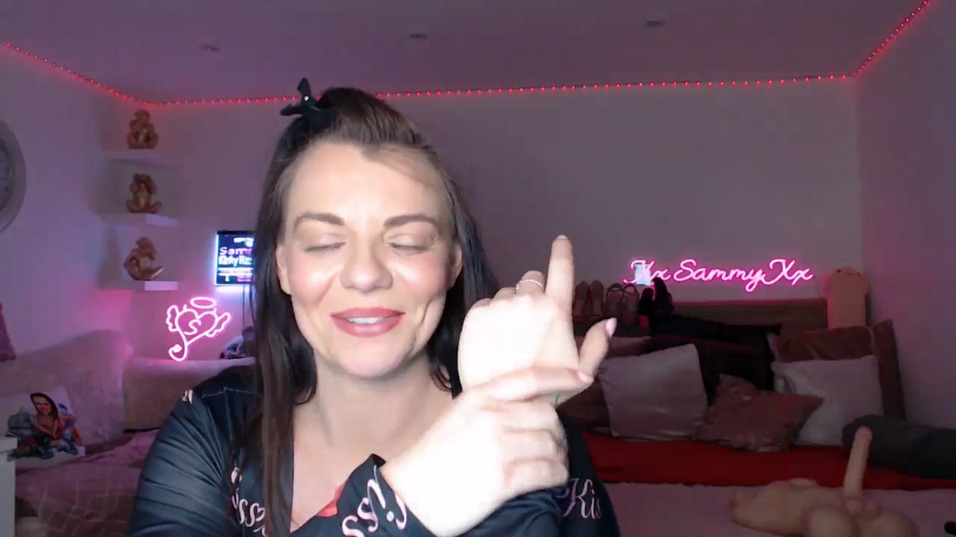 Gallery image thumbnail from innocentSamx's myfreecams stream on, 02/02/2025, 18:08 image 6 of 20