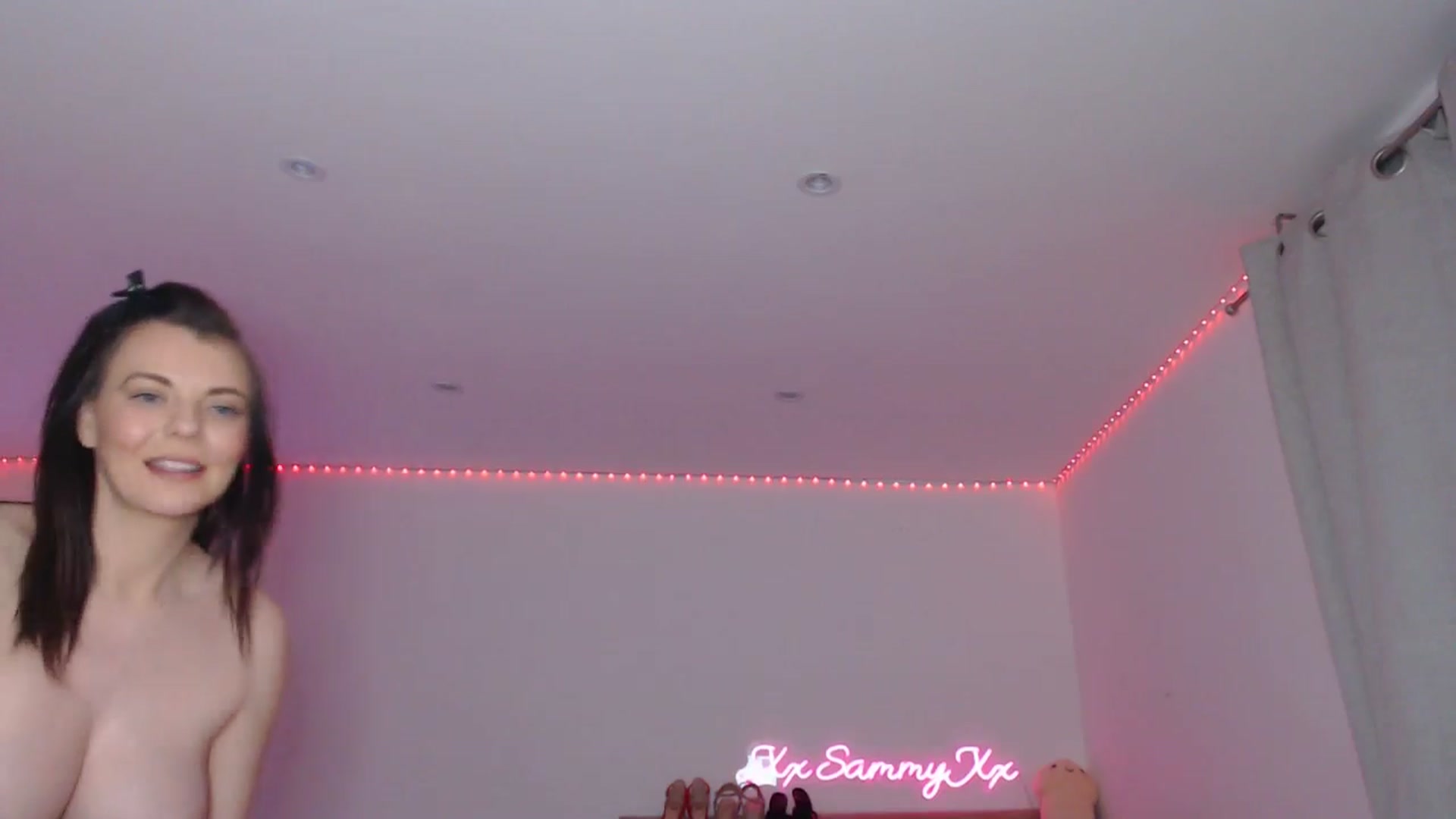 Gallery image thumbnail from innocentSamx's myfreecams stream on, 02/02/2025, 19:03 image 16 of 20