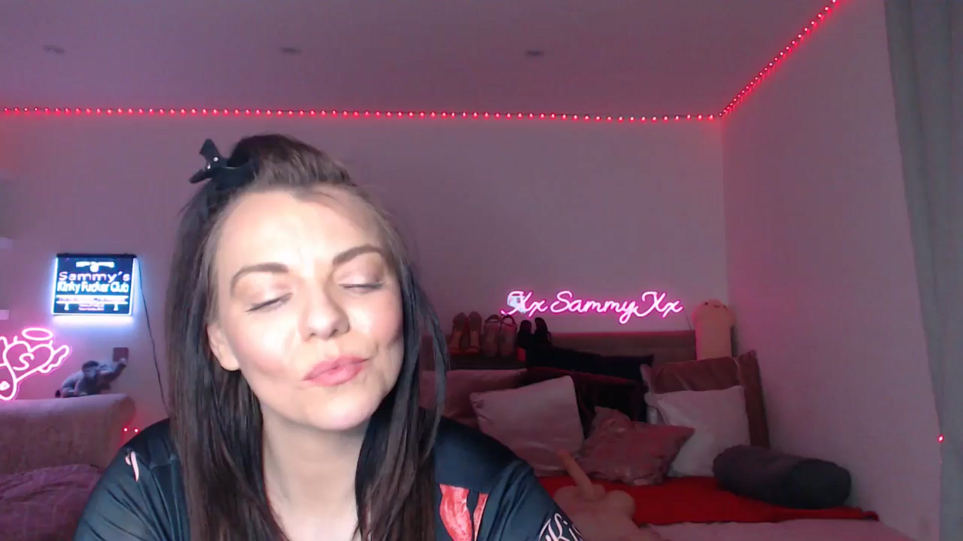 Gallery image thumbnail from innocentSamx's myfreecams stream on, 02/02/2025, 19:20 image 19 of 20