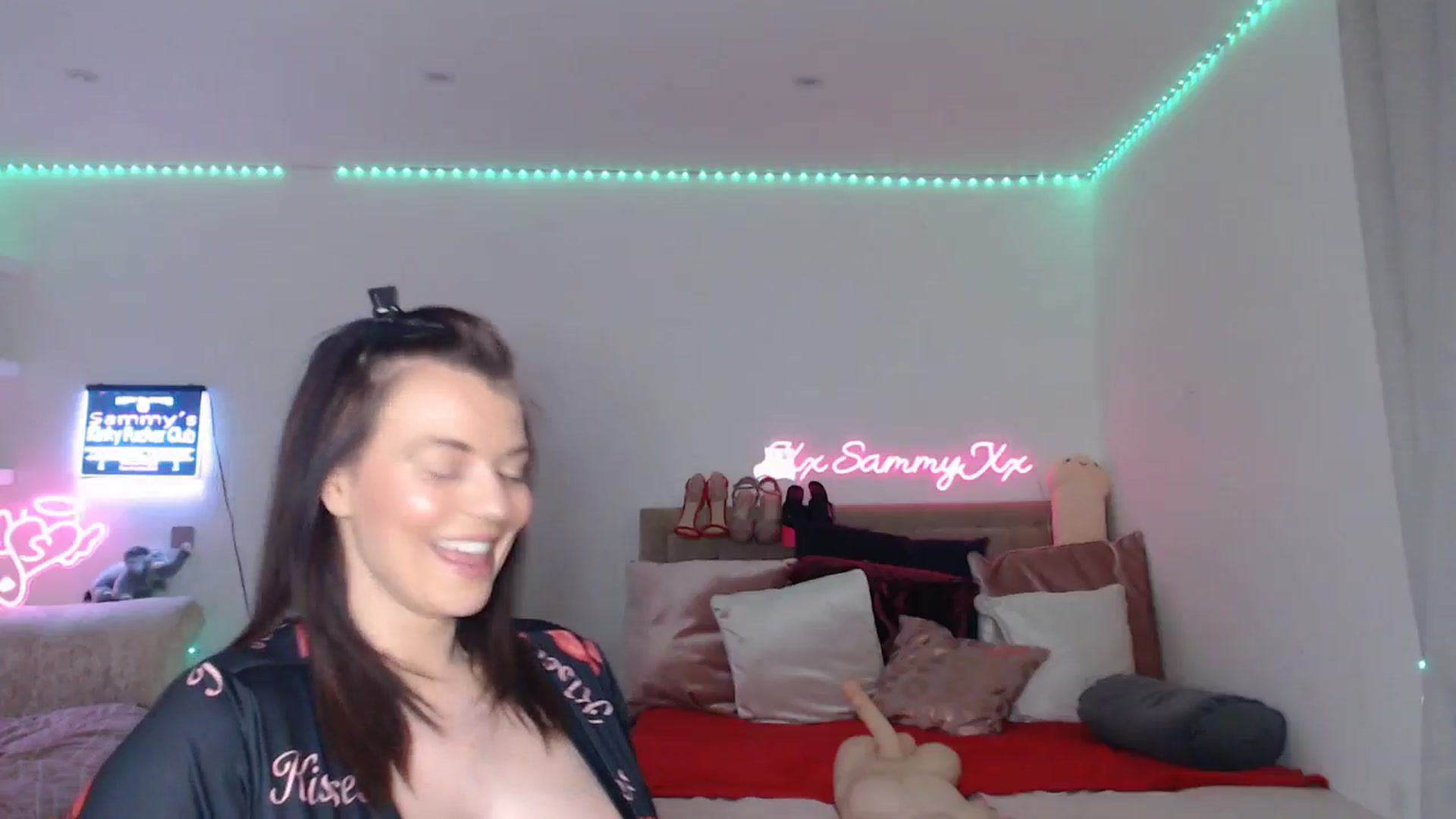 Gallery image thumbnail from innocentSamx's myfreecams stream on, 02/02/2025, 19:34 image 6 of 20
