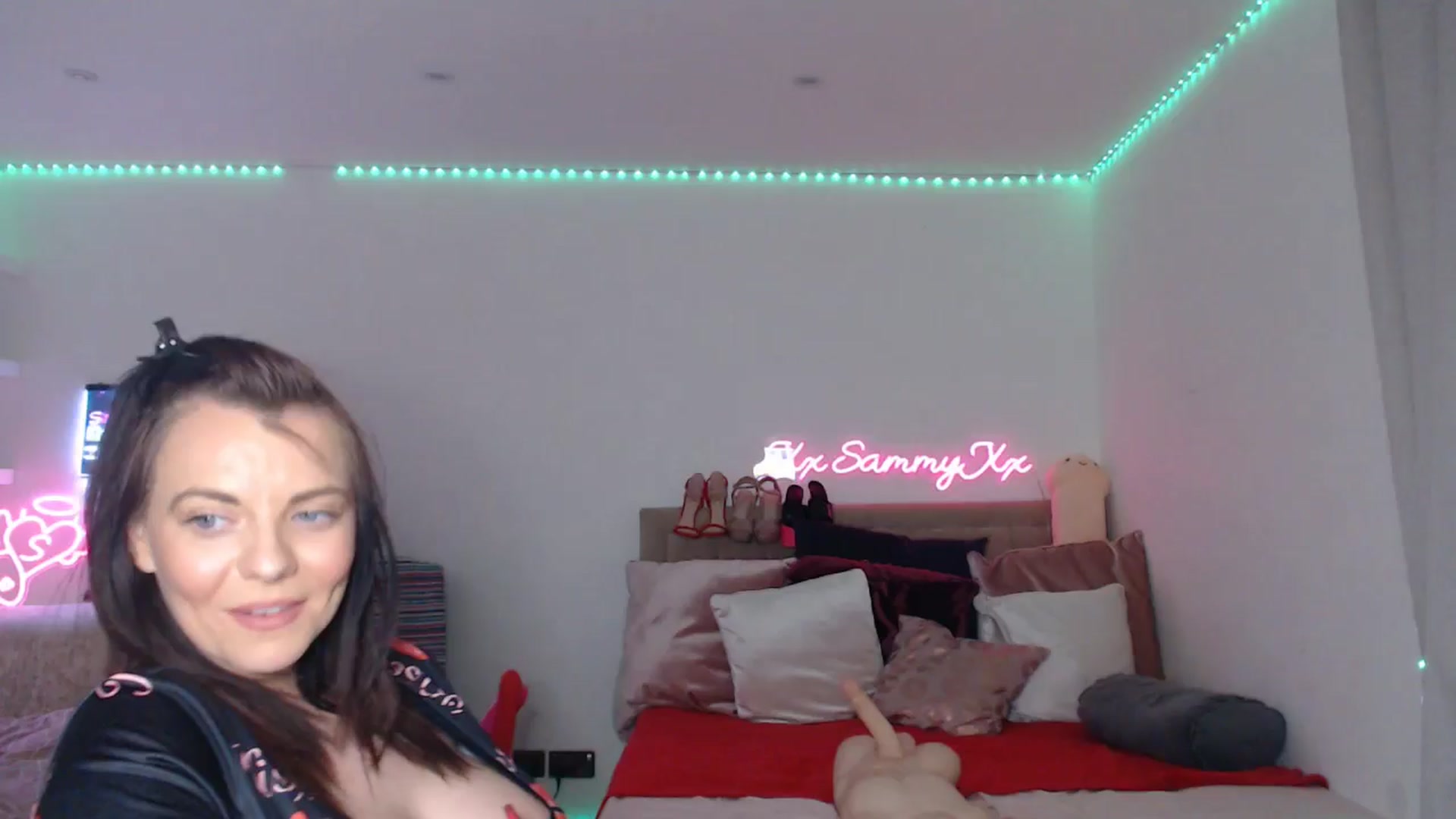 Gallery image thumbnail from innocentSamx's myfreecams stream on, 02/02/2025, 19:34 image 20 of 20