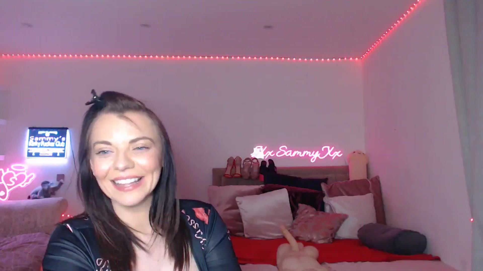 Gallery image thumbnail from innocentSamx's myfreecams stream on, 02/02/2025, 19:34 image 8 of 20