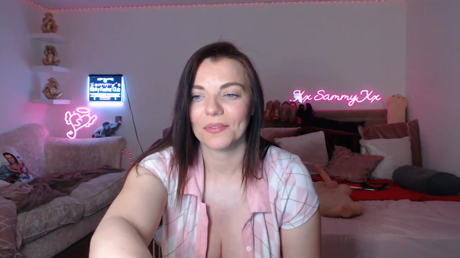 Gallery image thumbnail from innocentSamx's myfreecams stream on, 02/03/2025, 17:15 image 13 of 20