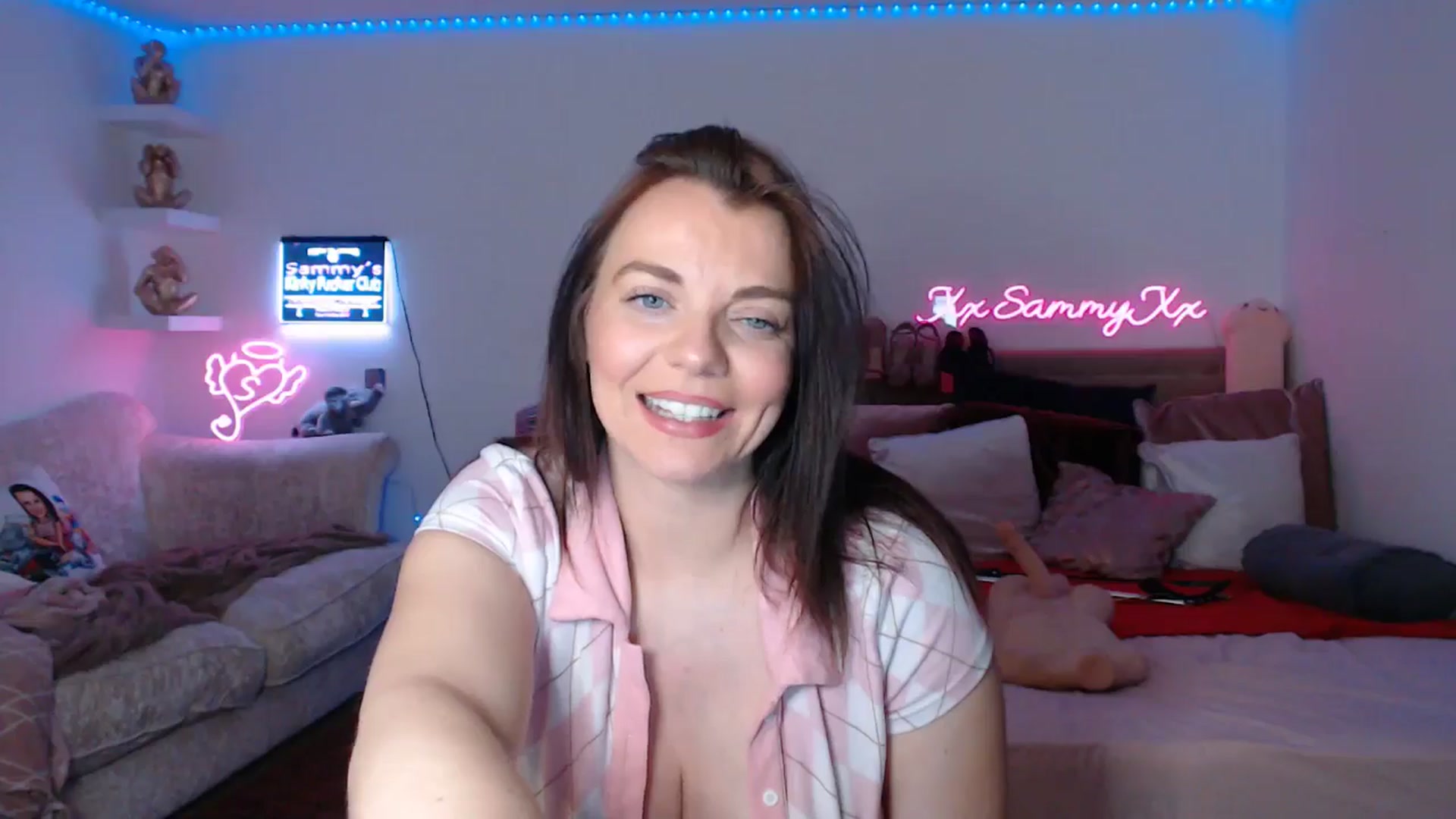 Gallery image thumbnail from innocentSamx's myfreecams stream on, 02/03/2025, 17:15 image 16 of 20