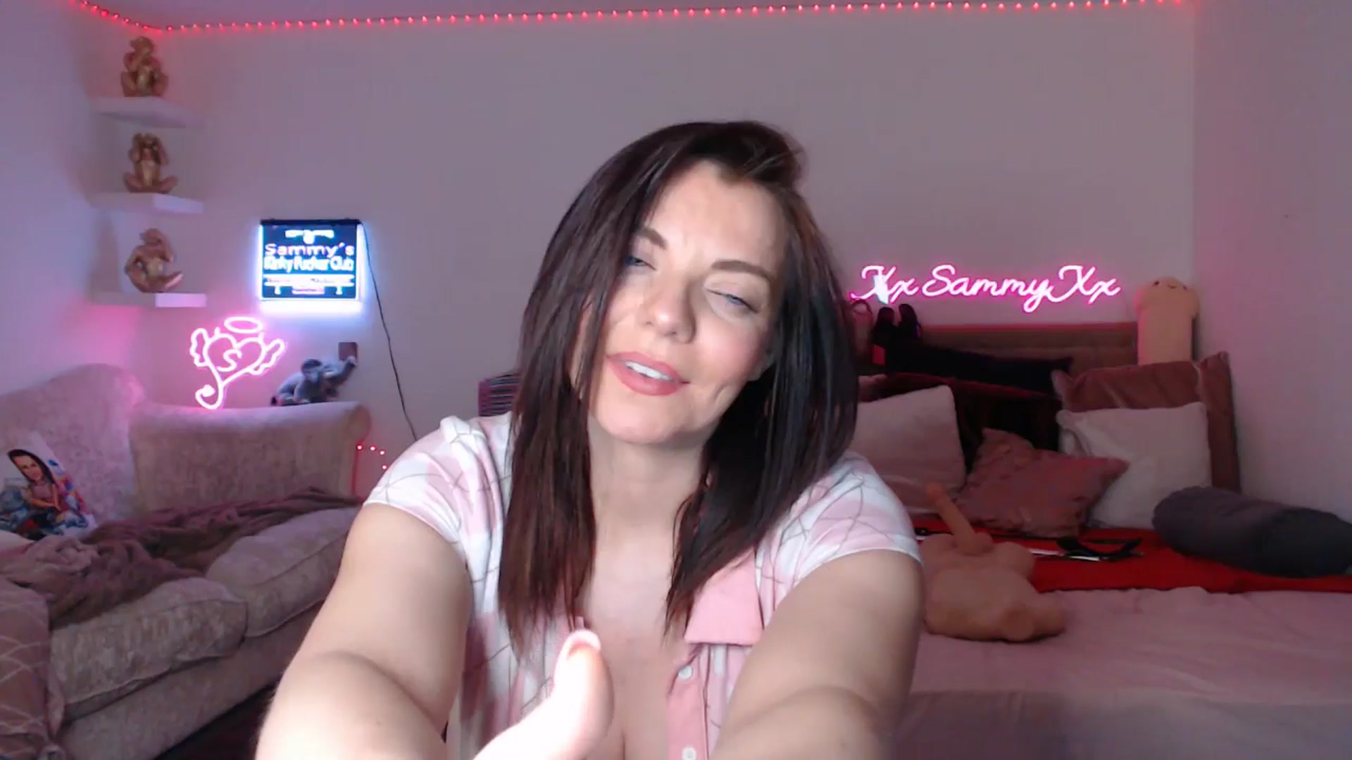 Gallery image thumbnail from innocentSamx's myfreecams stream on, 02/03/2025, 17:15 image 5 of 20