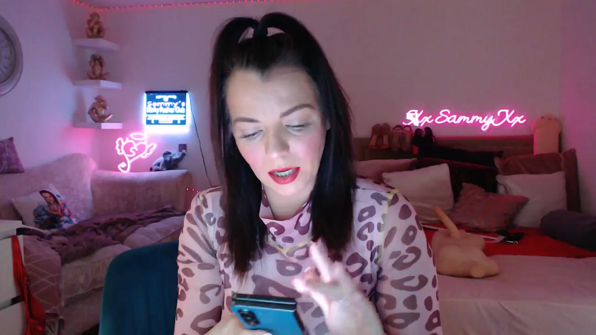 Gallery image thumbnail from innocentSamx's myfreecams stream on, 02/06/2025, 13:20 image 16 of 20