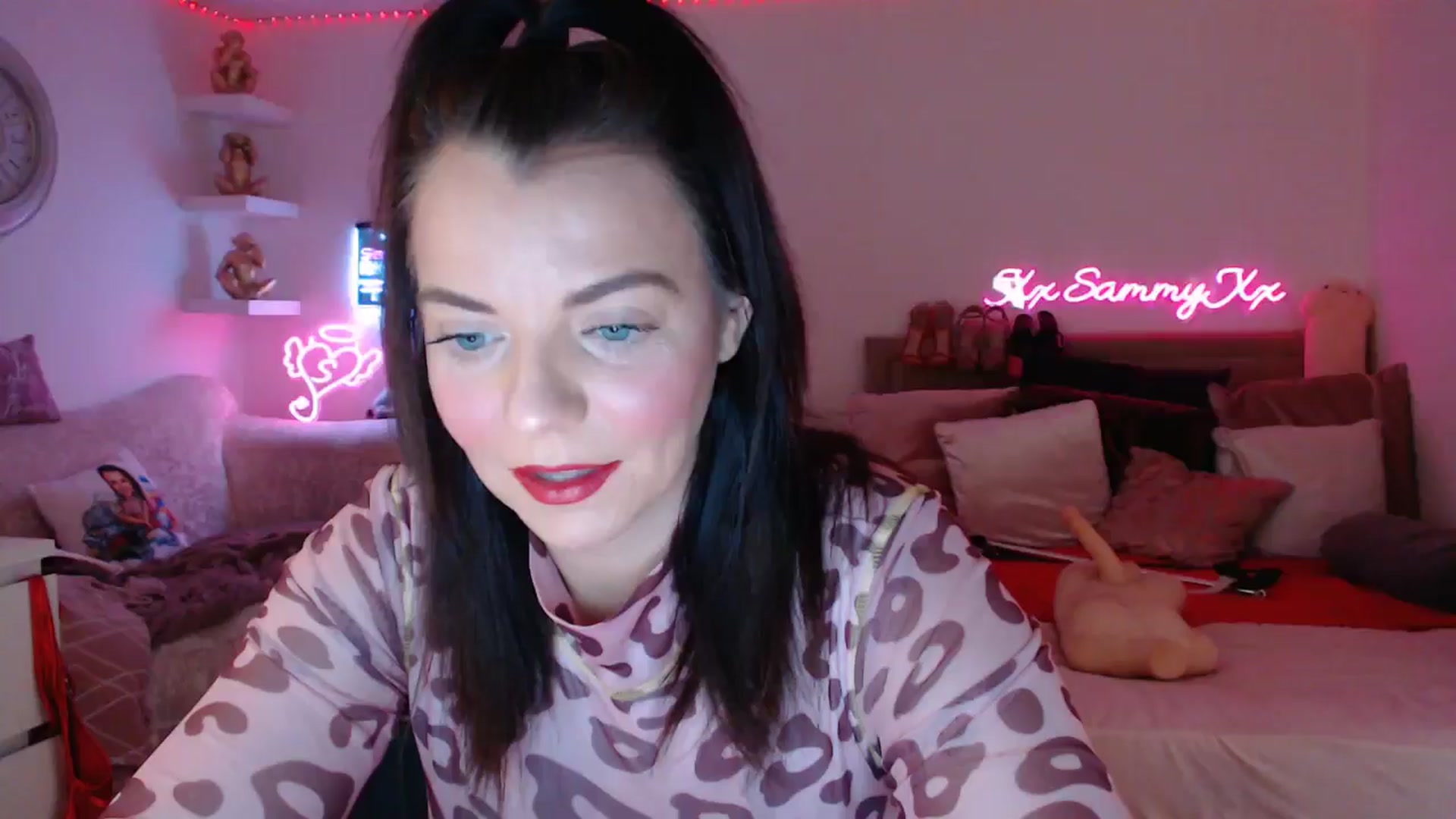Gallery image thumbnail from innocentSamx's myfreecams stream on, 02/06/2025, 13:20 image 1 of 20