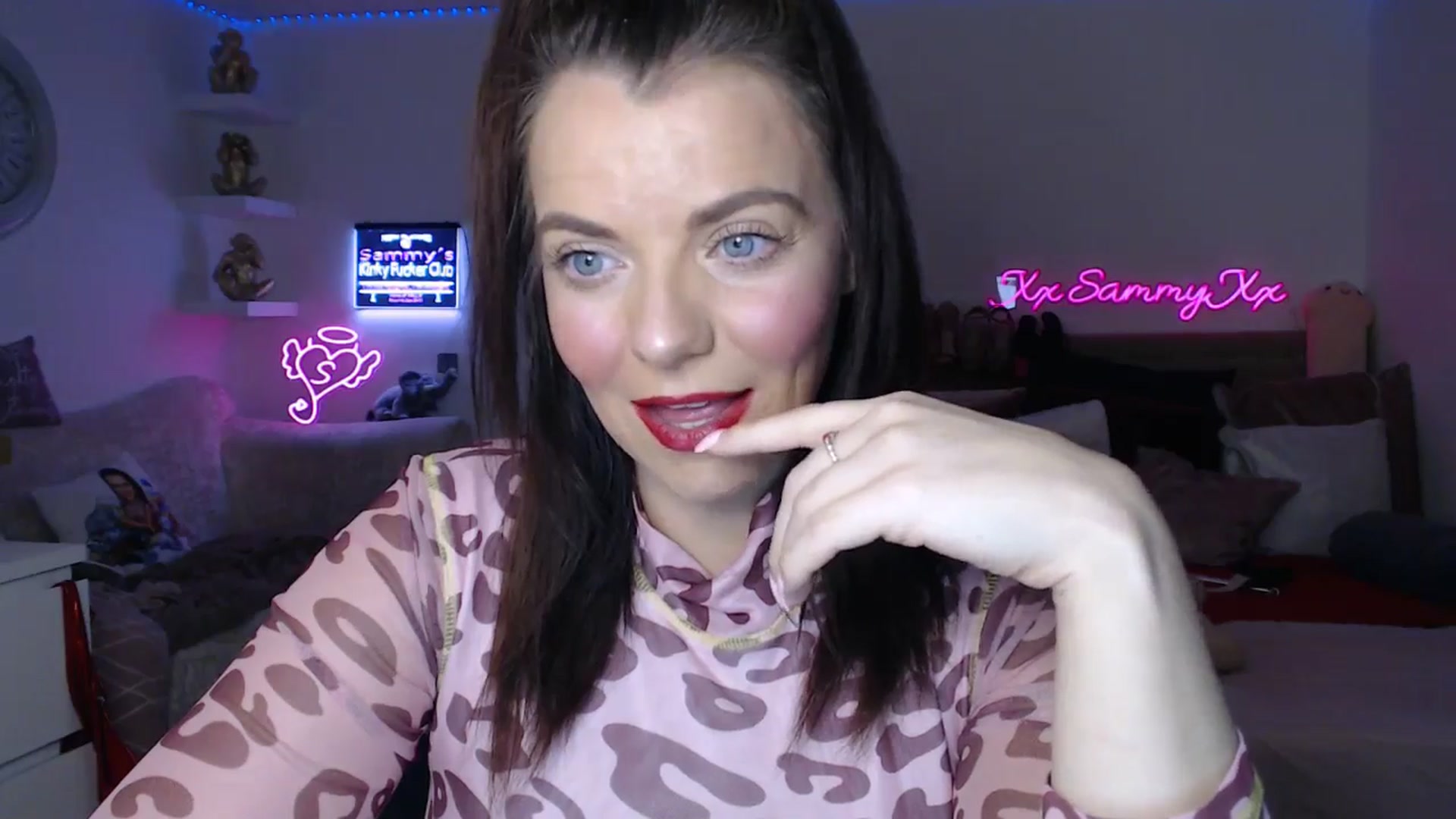 Gallery image thumbnail from innocentSamx's myfreecams stream on, 02/06/2025, 13:38 image 8 of 20