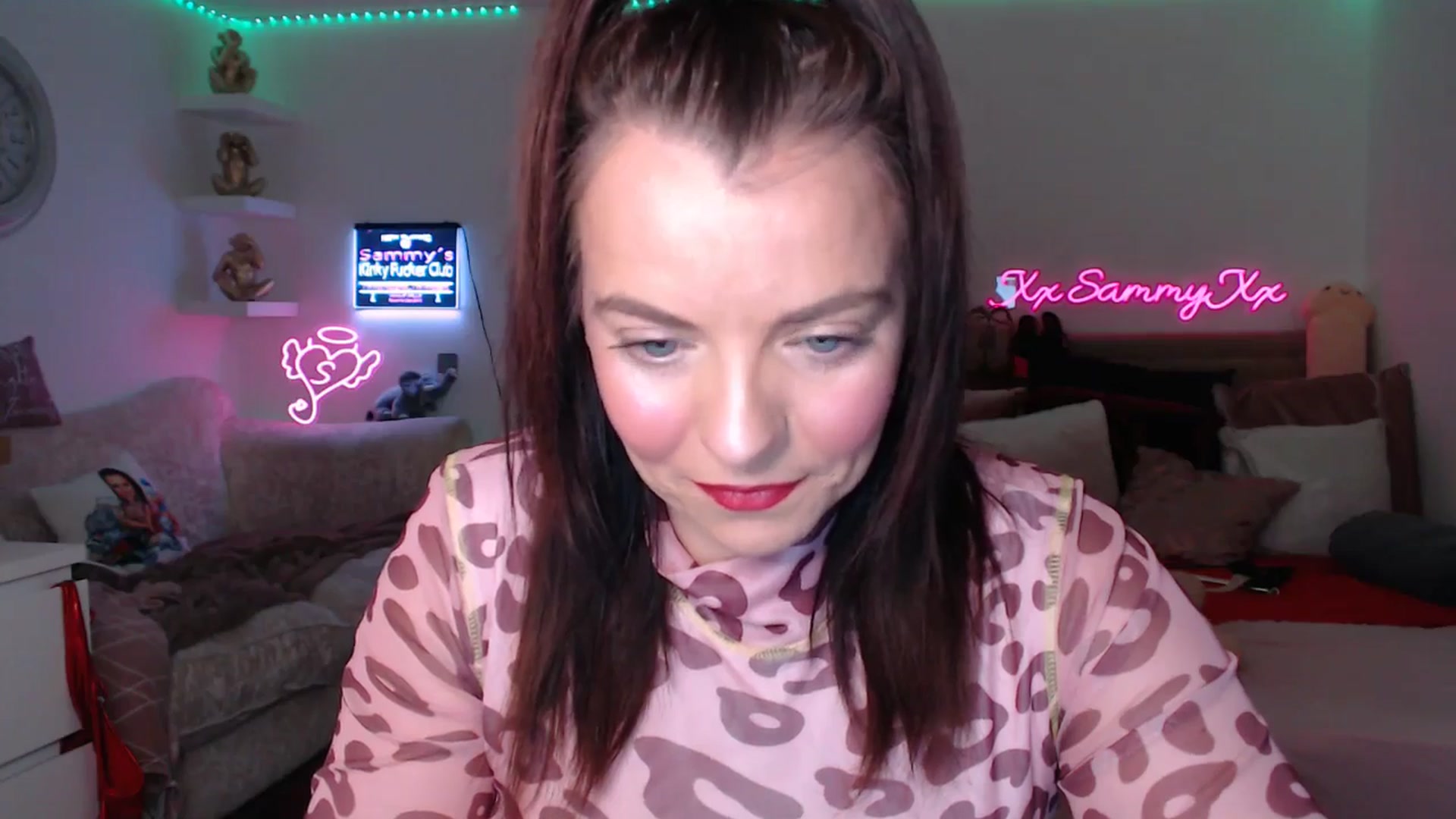 Gallery image thumbnail from innocentSamx's myfreecams stream on, 02/06/2025, 13:38 image 18 of 20