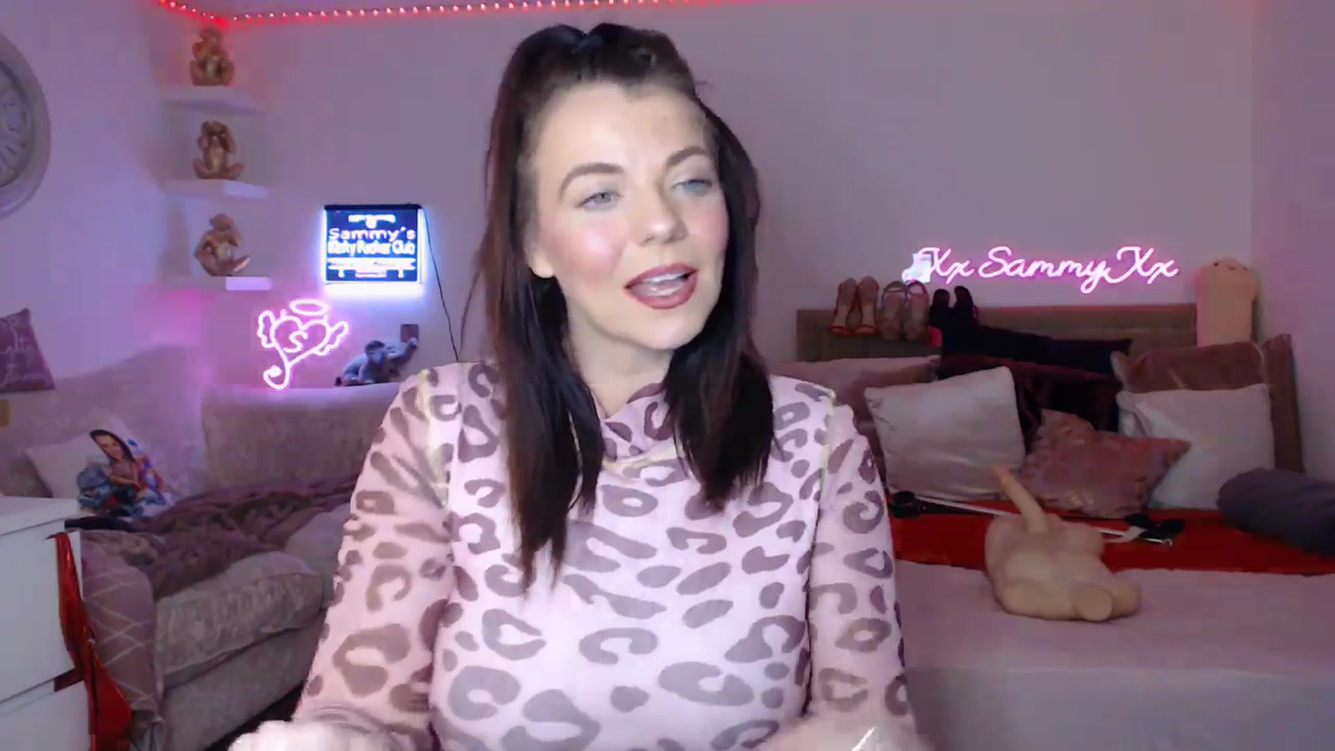 Gallery image thumbnail from innocentSamx's myfreecams stream on, 02/06/2025, 14:28 image 13 of 20