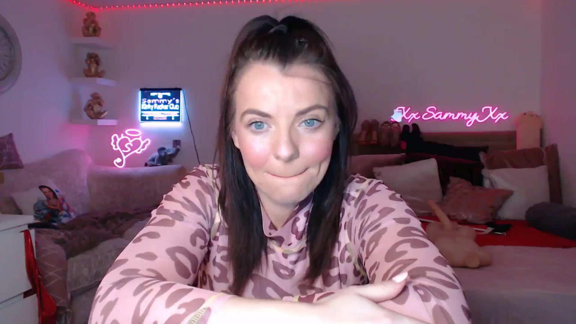 Gallery image thumbnail from innocentSamx's myfreecams stream on, 02/06/2025, 14:28 image 16 of 20