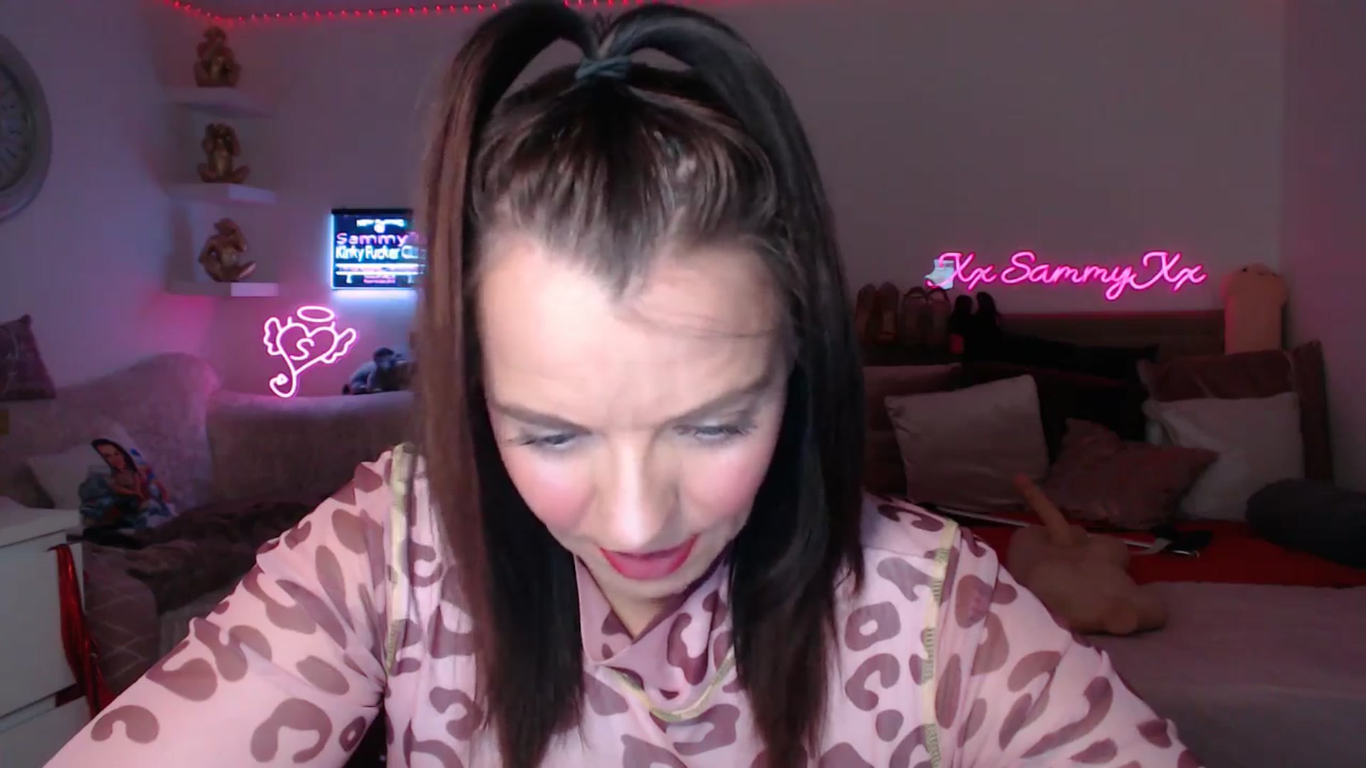 Gallery image thumbnail from innocentSamx's myfreecams stream on, 02/06/2025, 14:28 image 18 of 20
