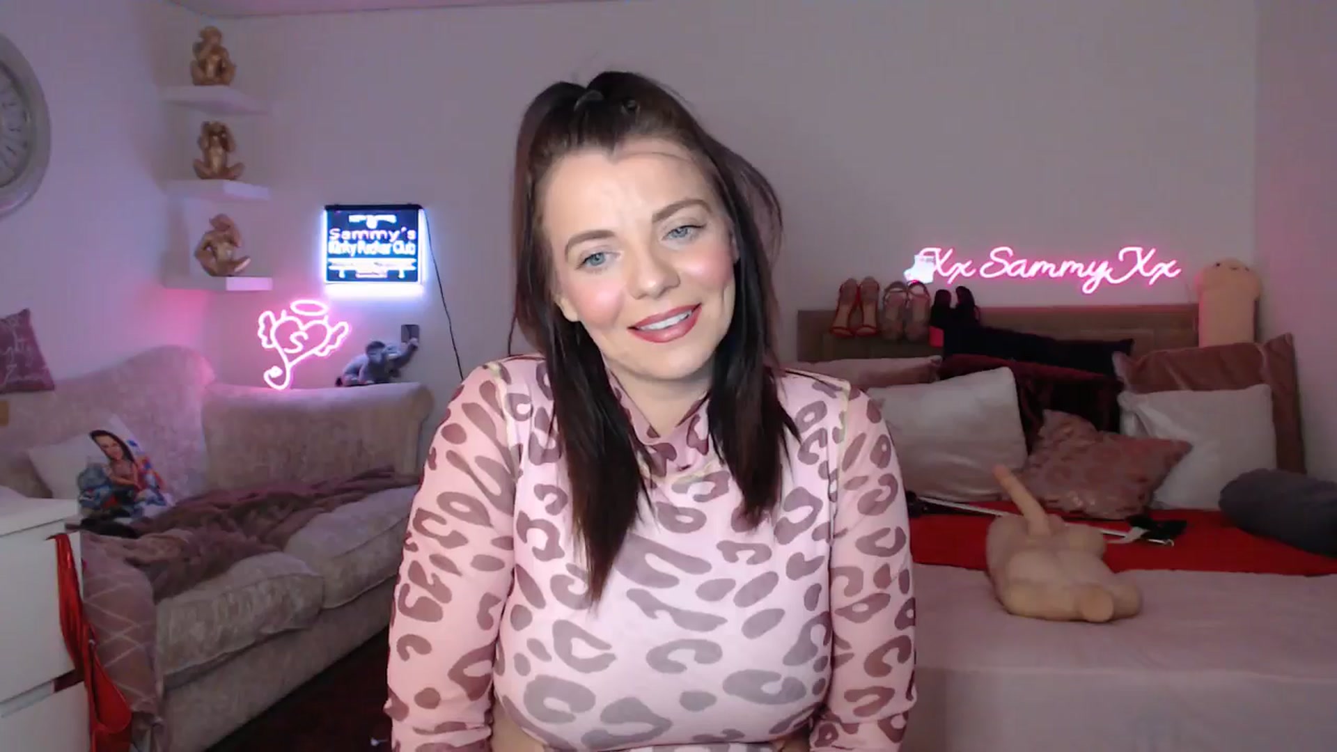 Gallery image thumbnail from innocentSamx's myfreecams stream on, 02/06/2025, 14:28 image 20 of 20