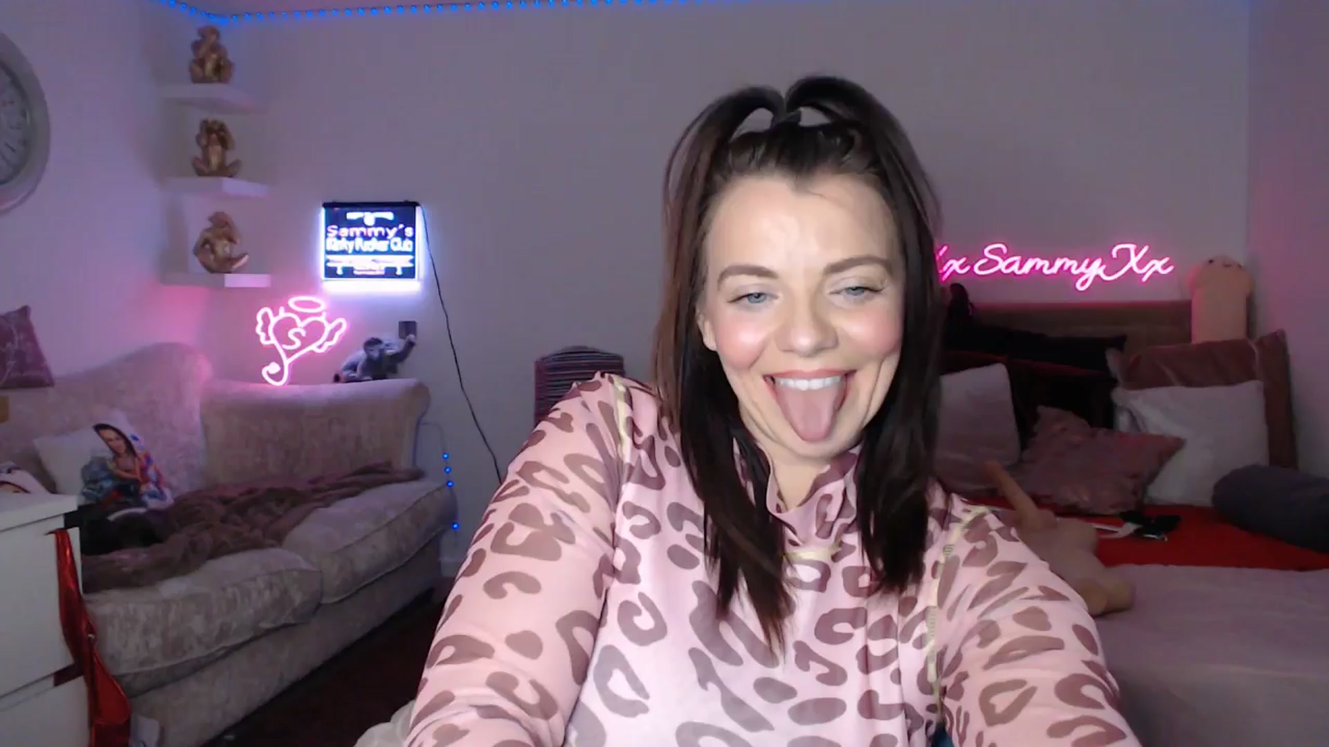 Gallery image thumbnail from innocentSamx's myfreecams stream on, 02/06/2025, 15:29 image 16 of 20