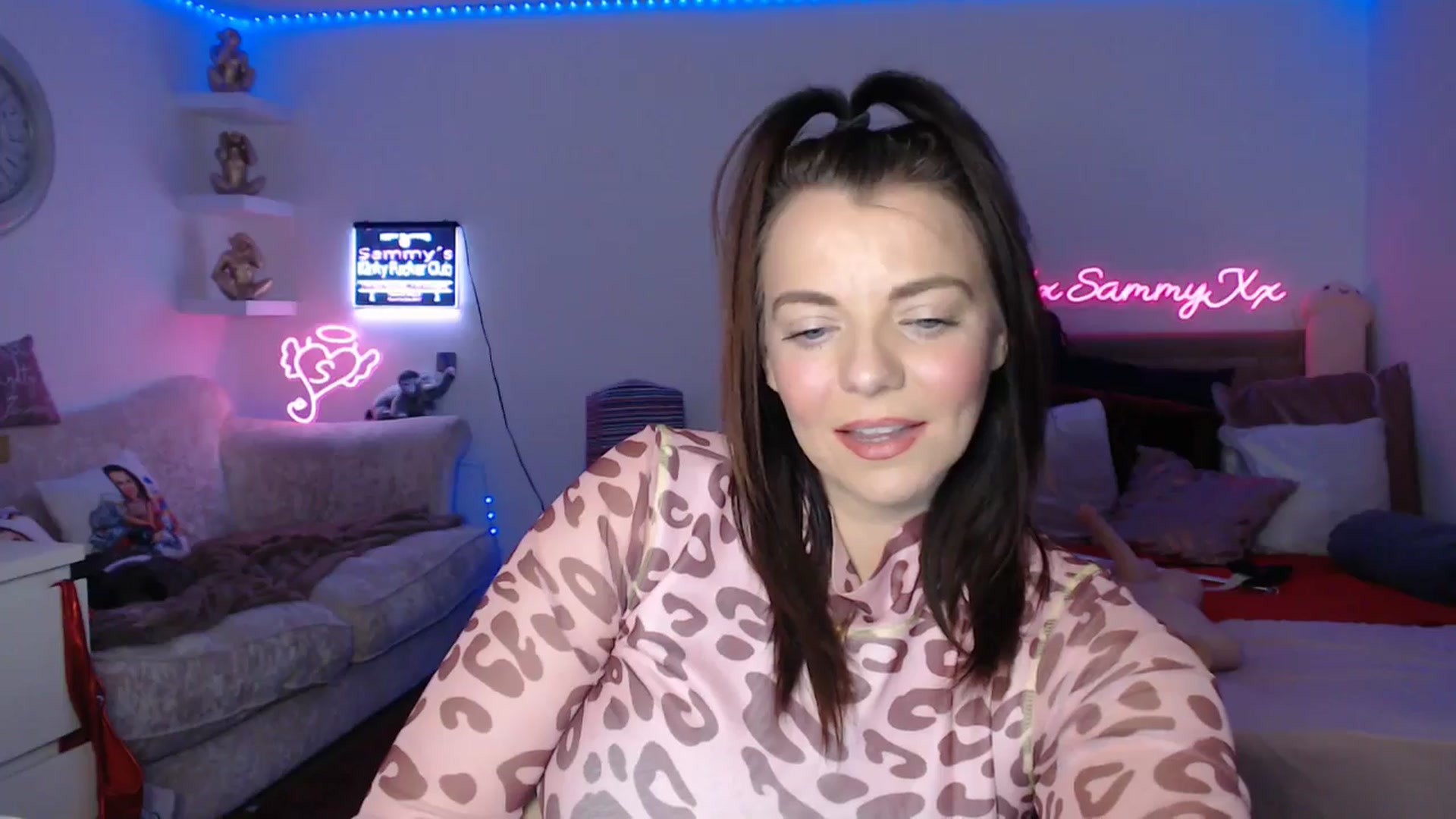 Gallery image thumbnail from innocentSamx's myfreecams stream on, 02/06/2025, 15:29 image 15 of 20